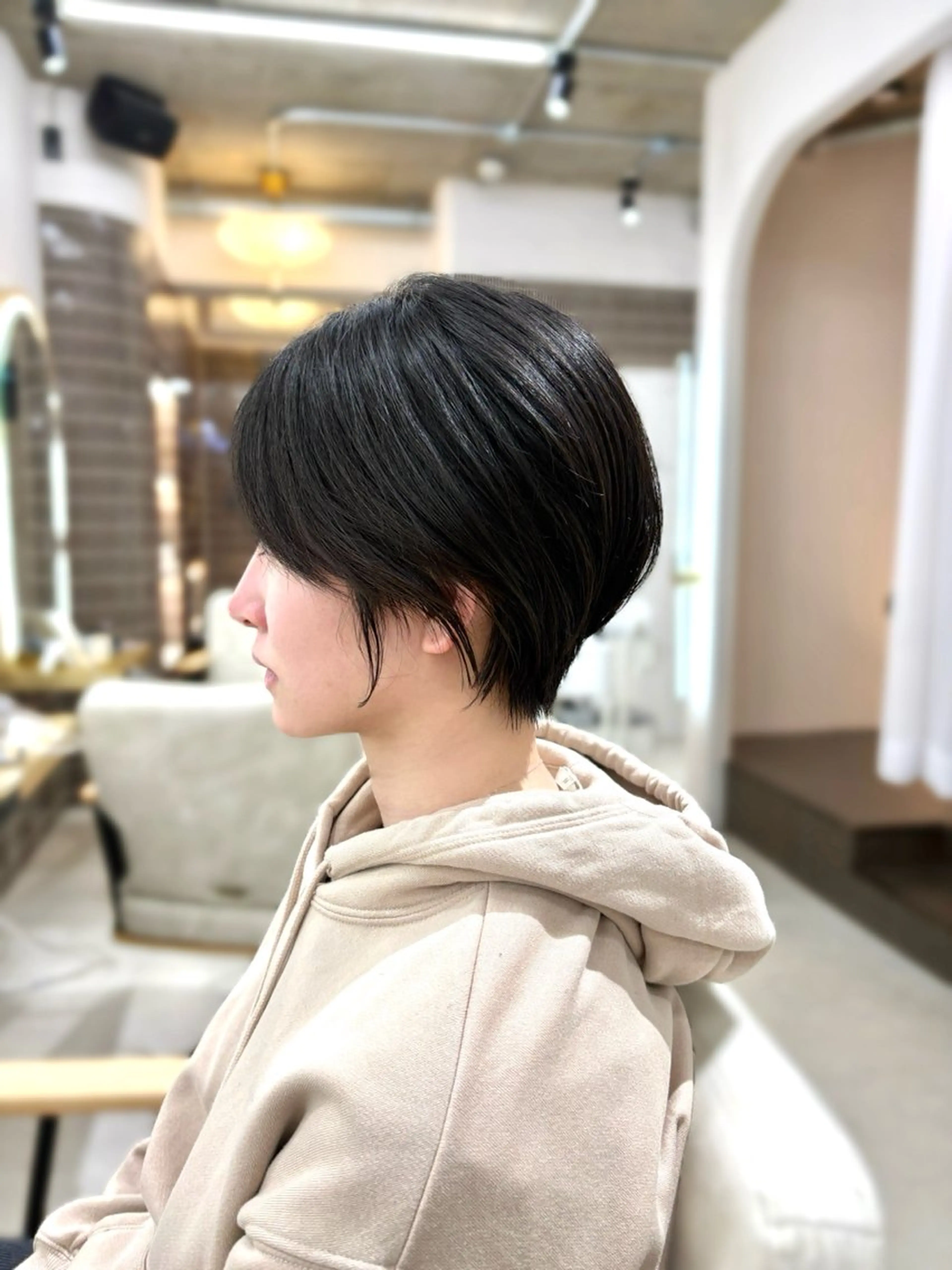 ショート カット Miu🤍透明感カラ ー🫧ショートカットのヘアスタイル