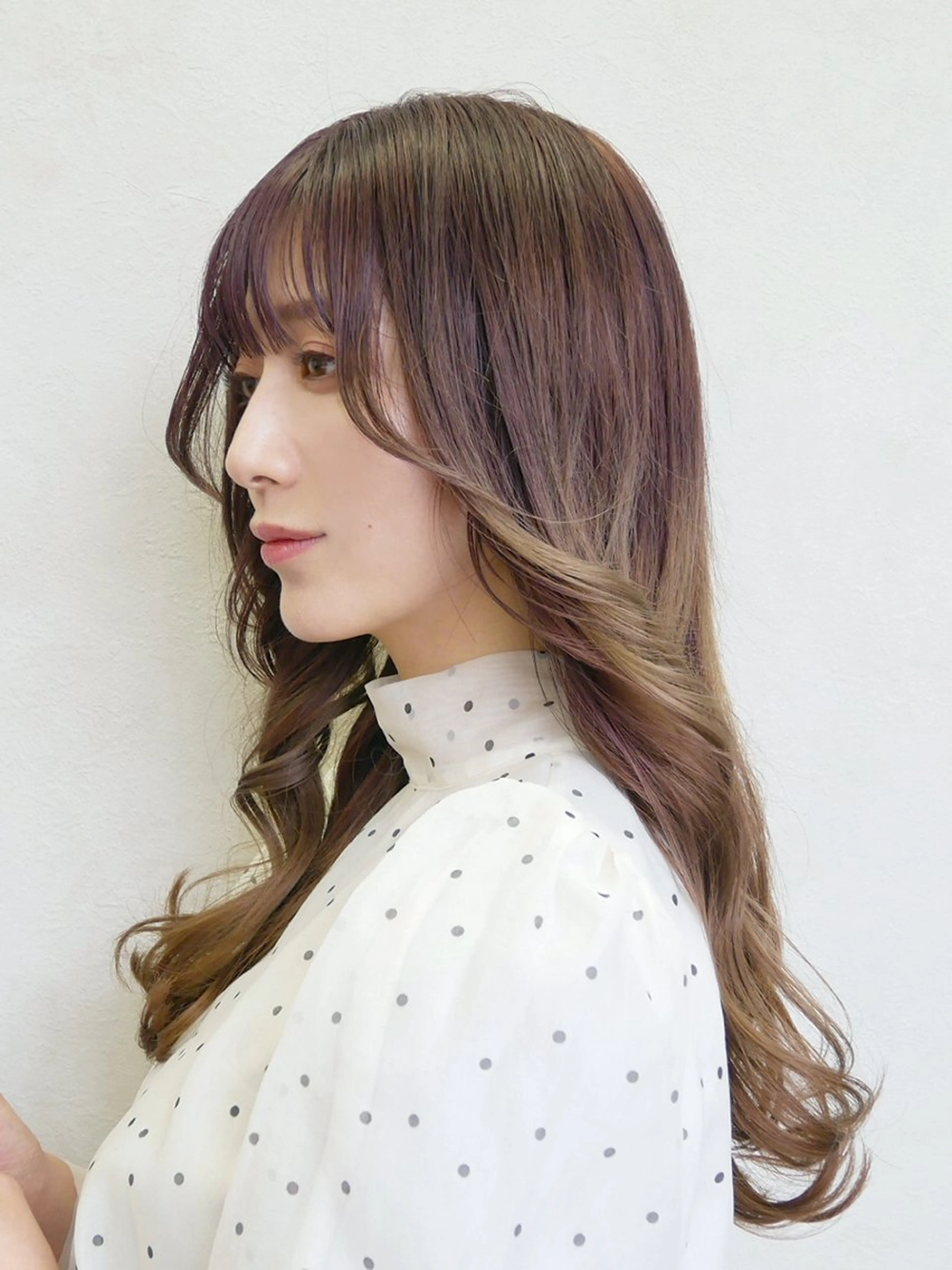 ロング カラー ブリーチ 透明感カラー ダブルカラー ブリーチなしカラー 顔まわりレイヤー カット ヘアカラー トリートメント 大人レイヤー& 透明感カラー💄のヘアスタイル