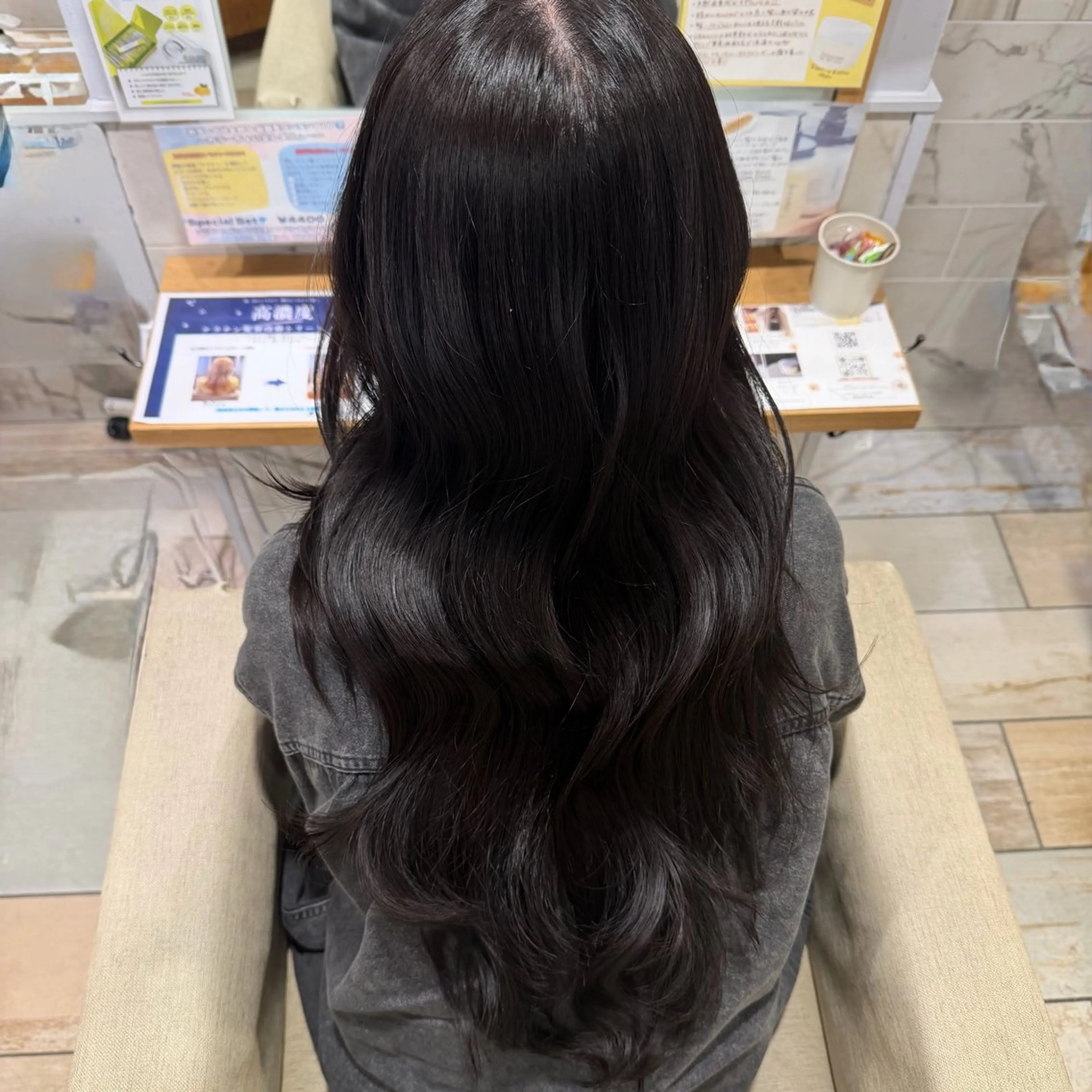 ロング カラー カット ヘアカラー トリートメント 小柳 夏美のヘアスタイル