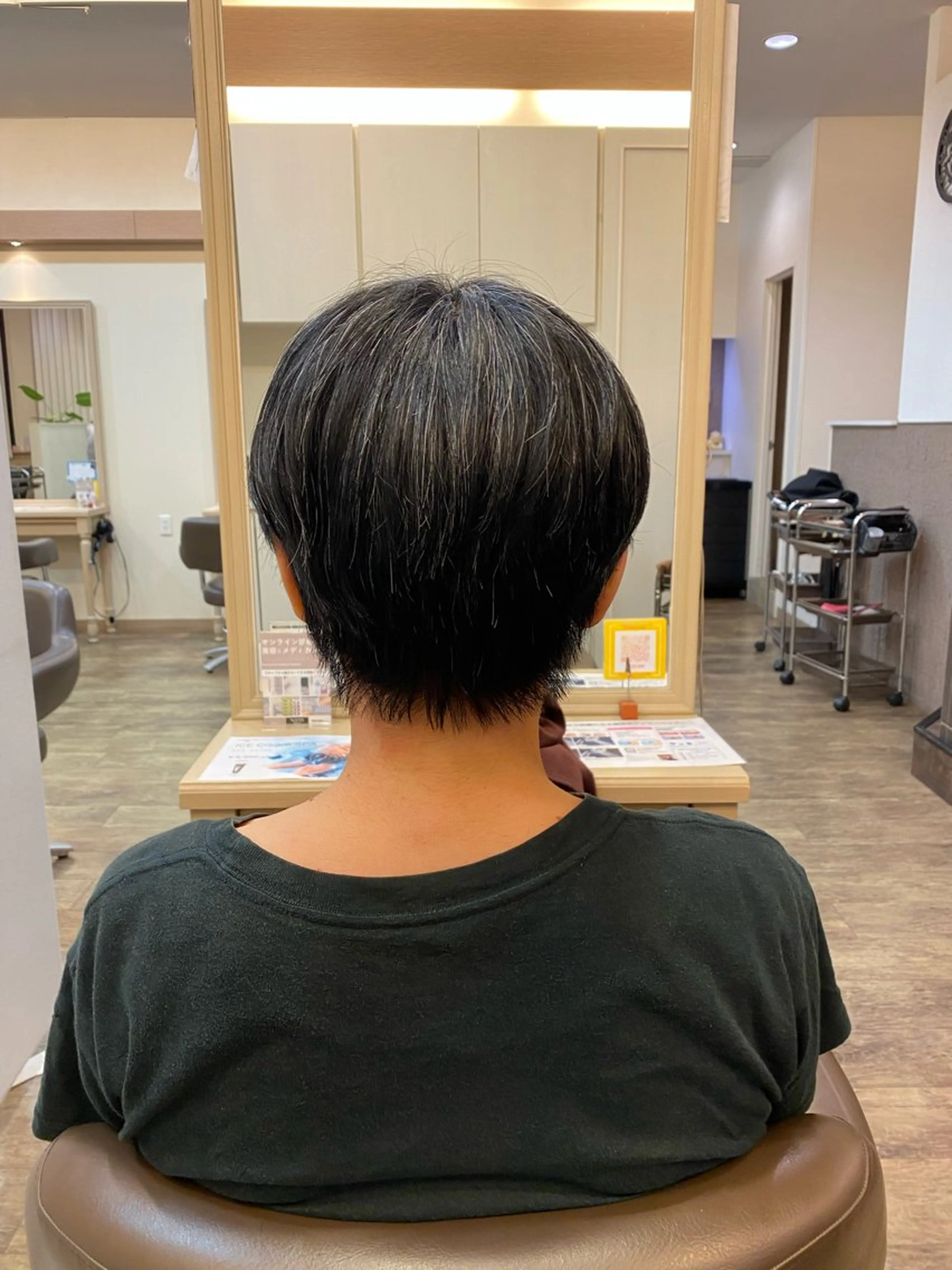 ショート 長嶋 花梨のヘアスタイル