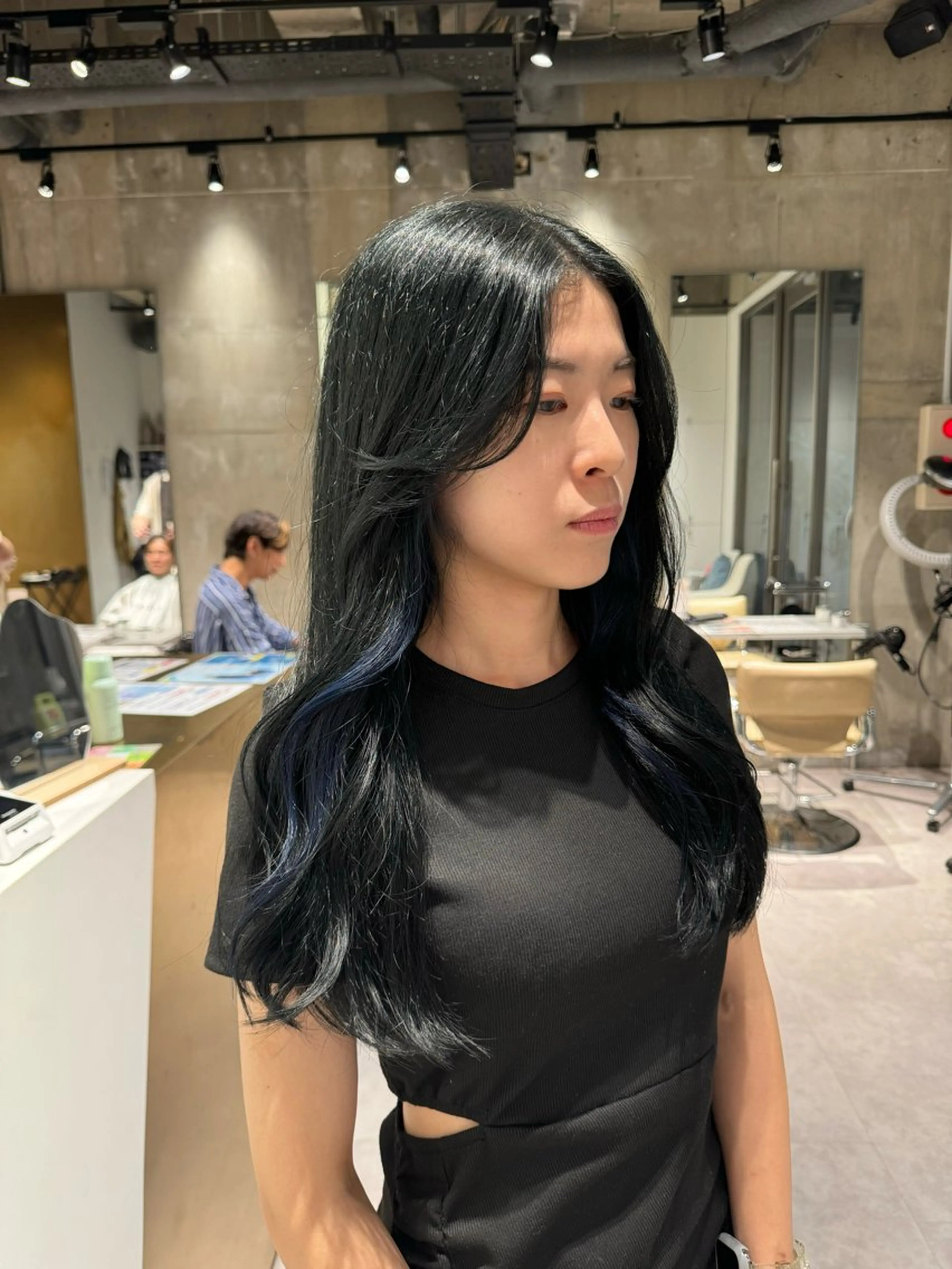 ロング カラー ブルーカラー カット ヘアカラー mina🪐立川駅/ 無料ショートカットのヘアスタイル