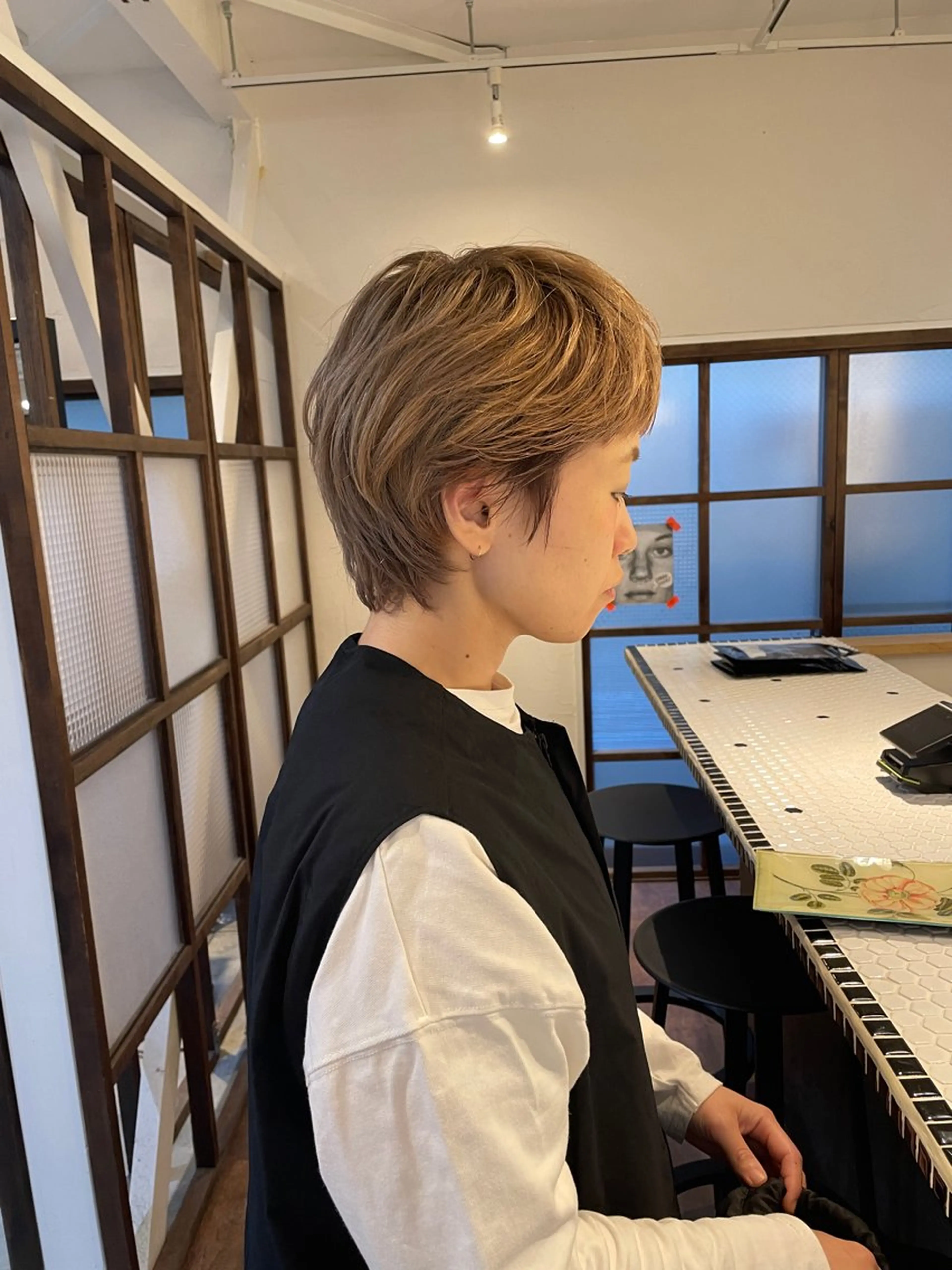 ショート カラー 高橋 愛美のヘアスタイル