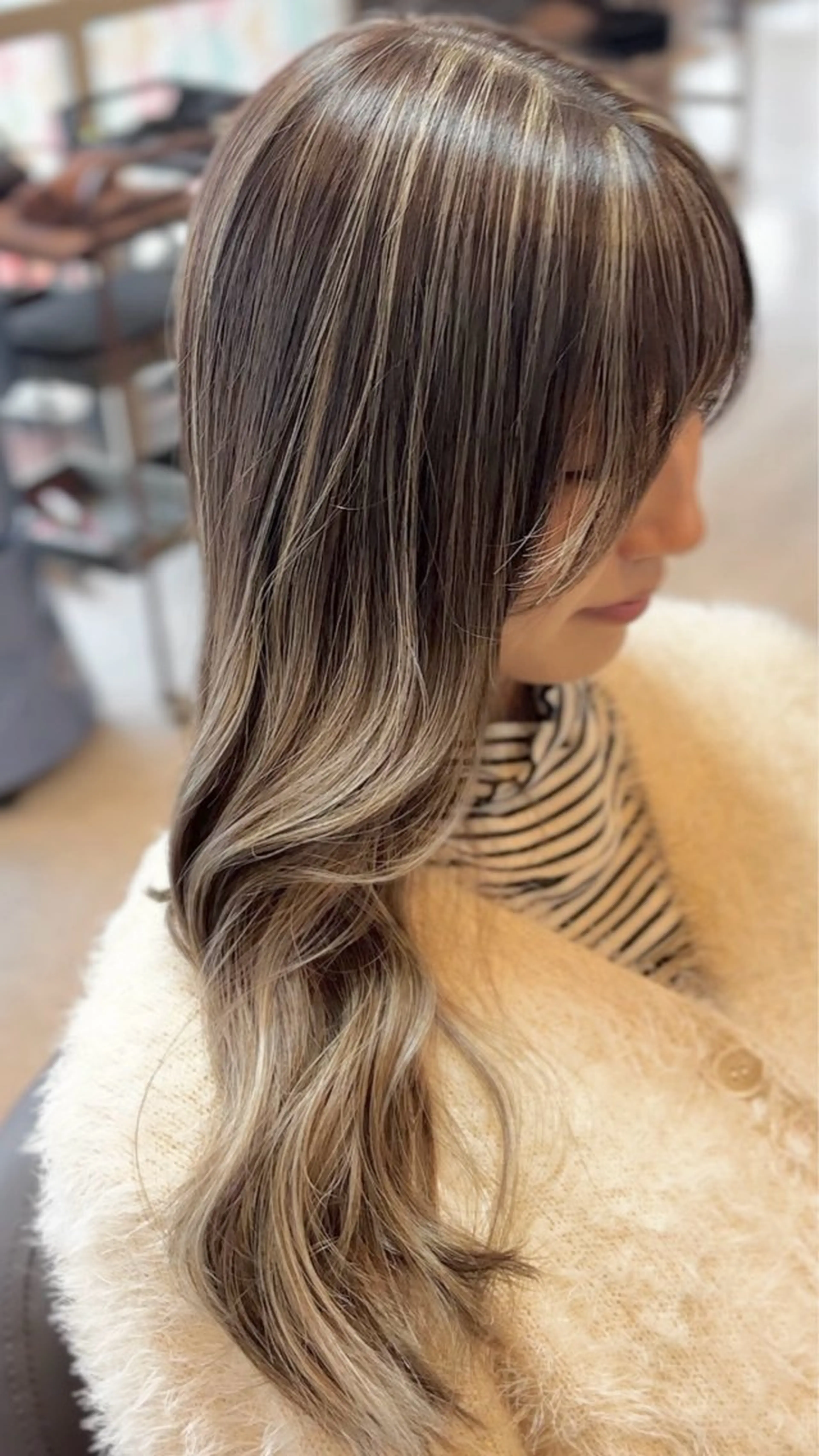 セミロング bloom AMIのヘアスタイル