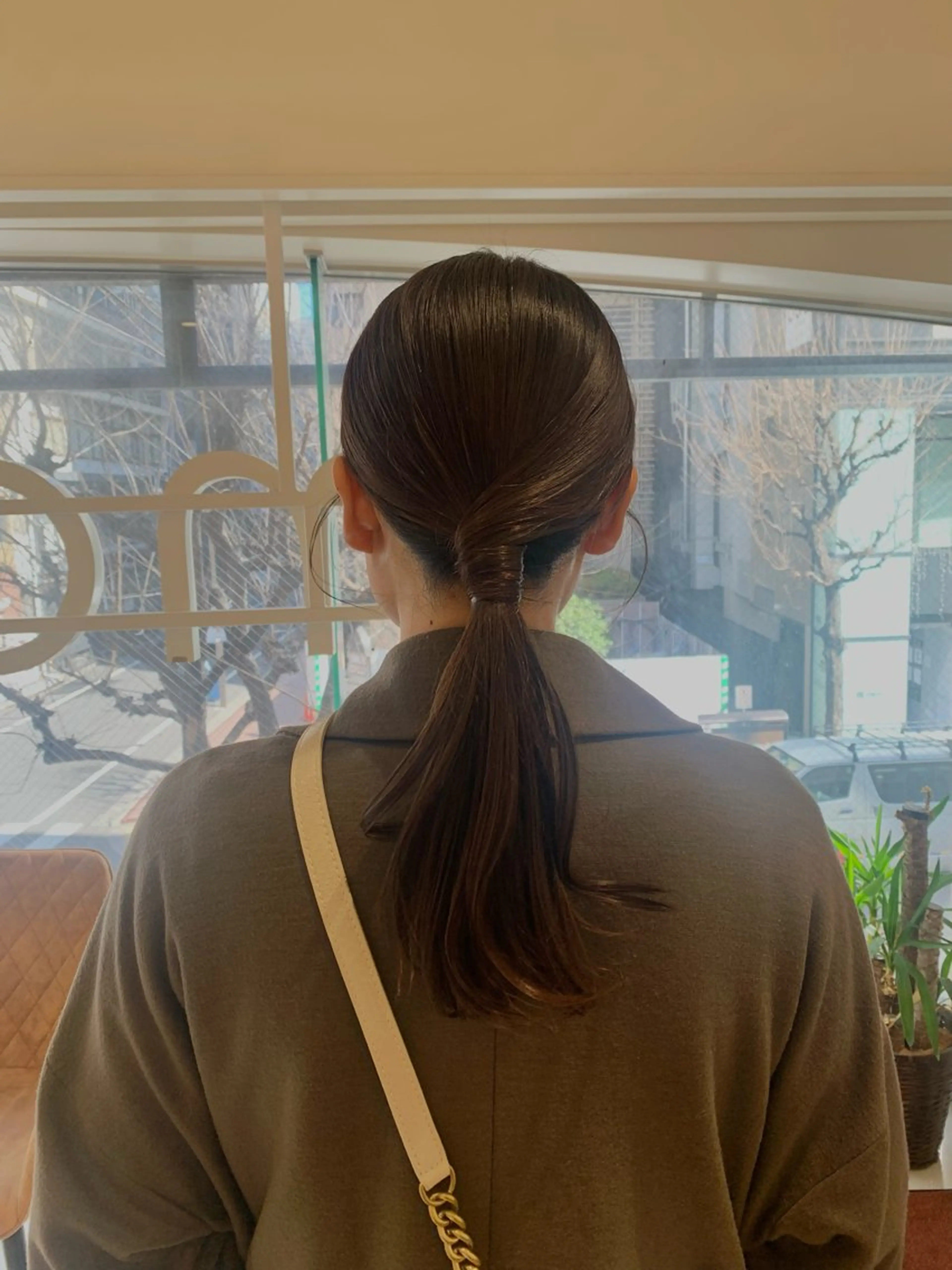 ヘアアレンジ 韓国レイヤー🪽 耳ツボジュエリーのヘアスタイル