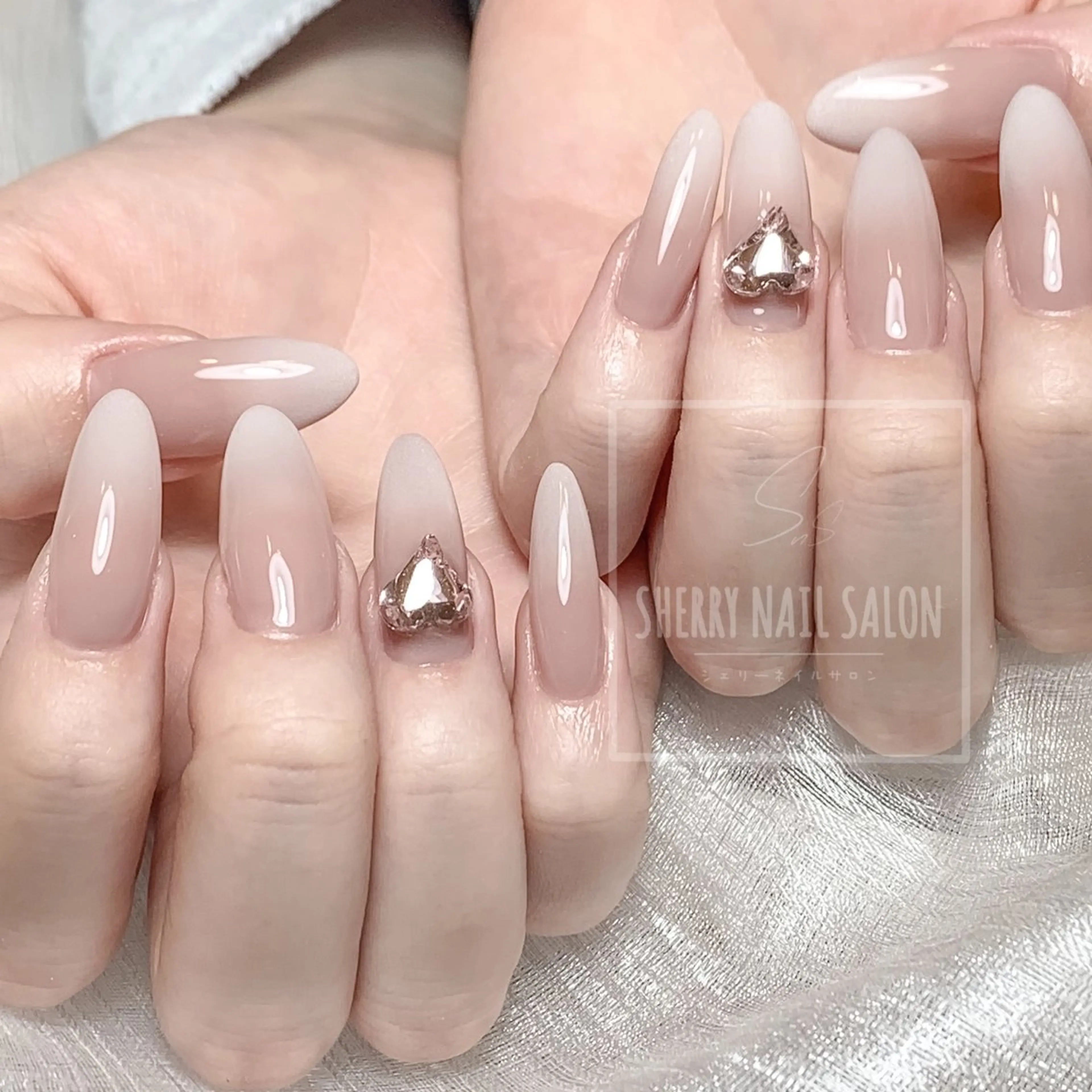 ネイル チークネイル フレンチネイル ジェルネイル グラデーション 氷ネイル・うるうるネイル 萌 自宅ネイルサロンのネイルデザイン