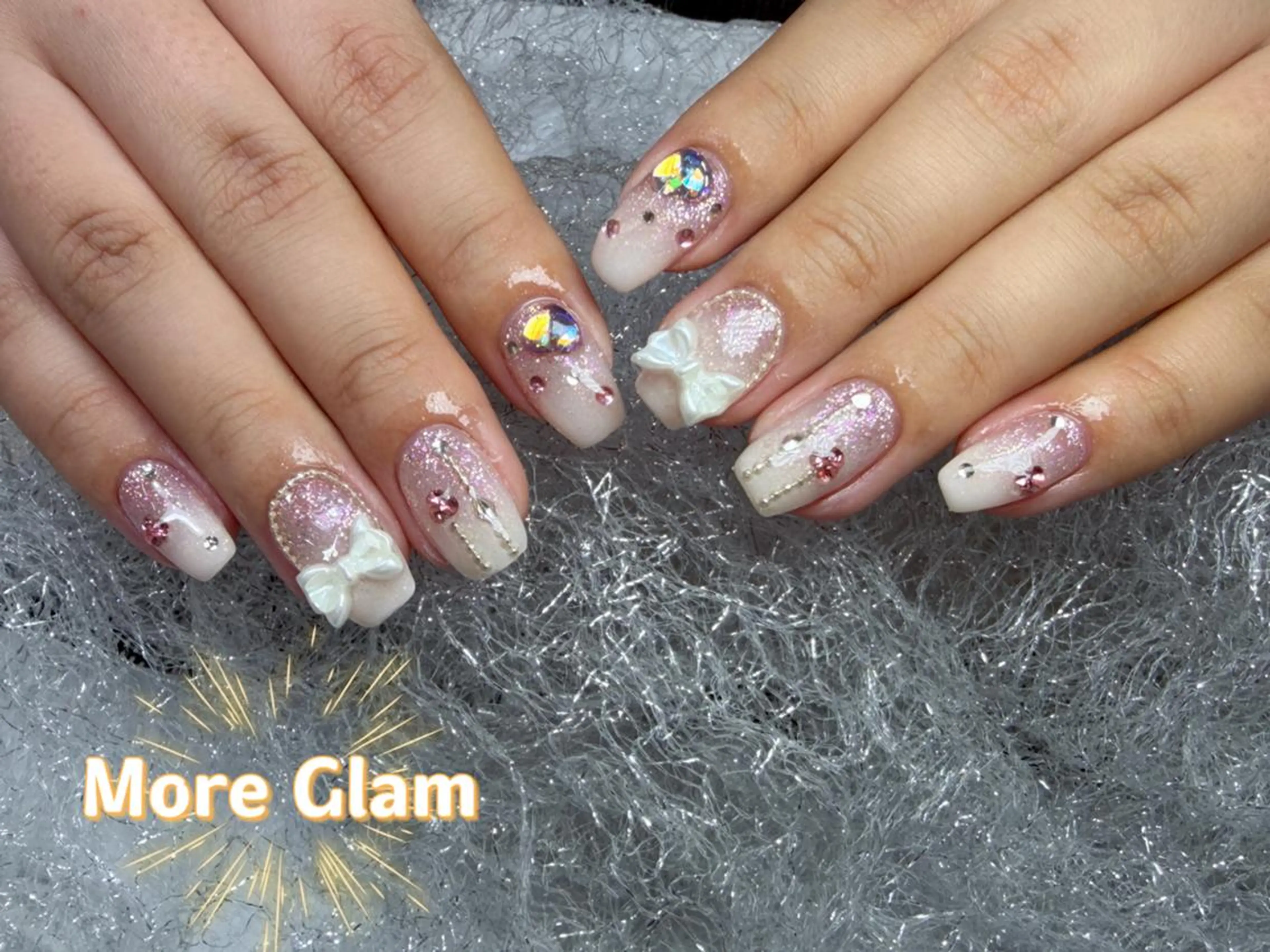 ネイル 長さ出し フットネイル フレンチネイル ジェルネイル ガラスフレンチ MoreGlam Nailsのネイルデザイン