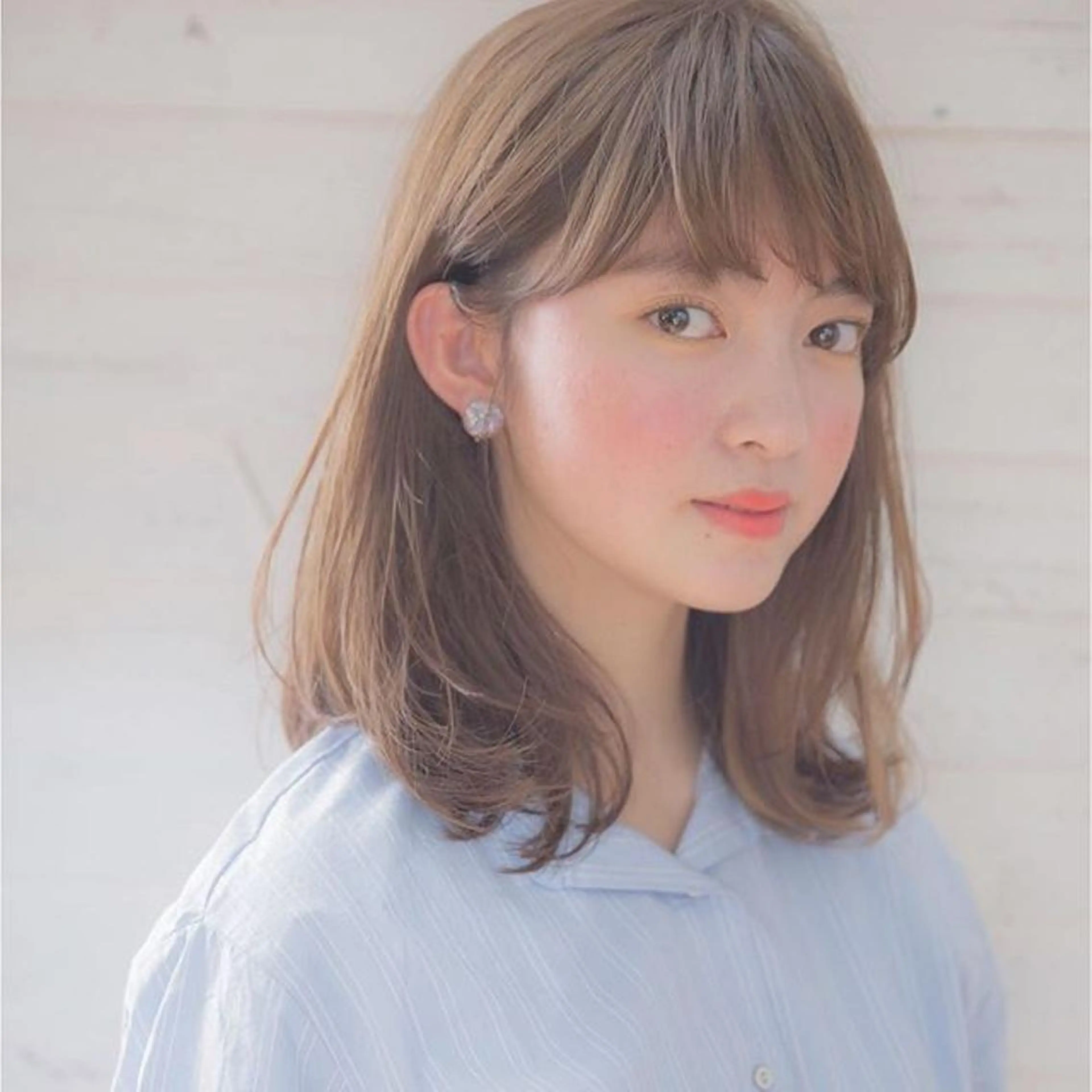 【平日限定価格☆当日予約OK★】[ミディアムヘア]ツヤ感カラー＋似合わせカット+柔らかトリートメントの写真