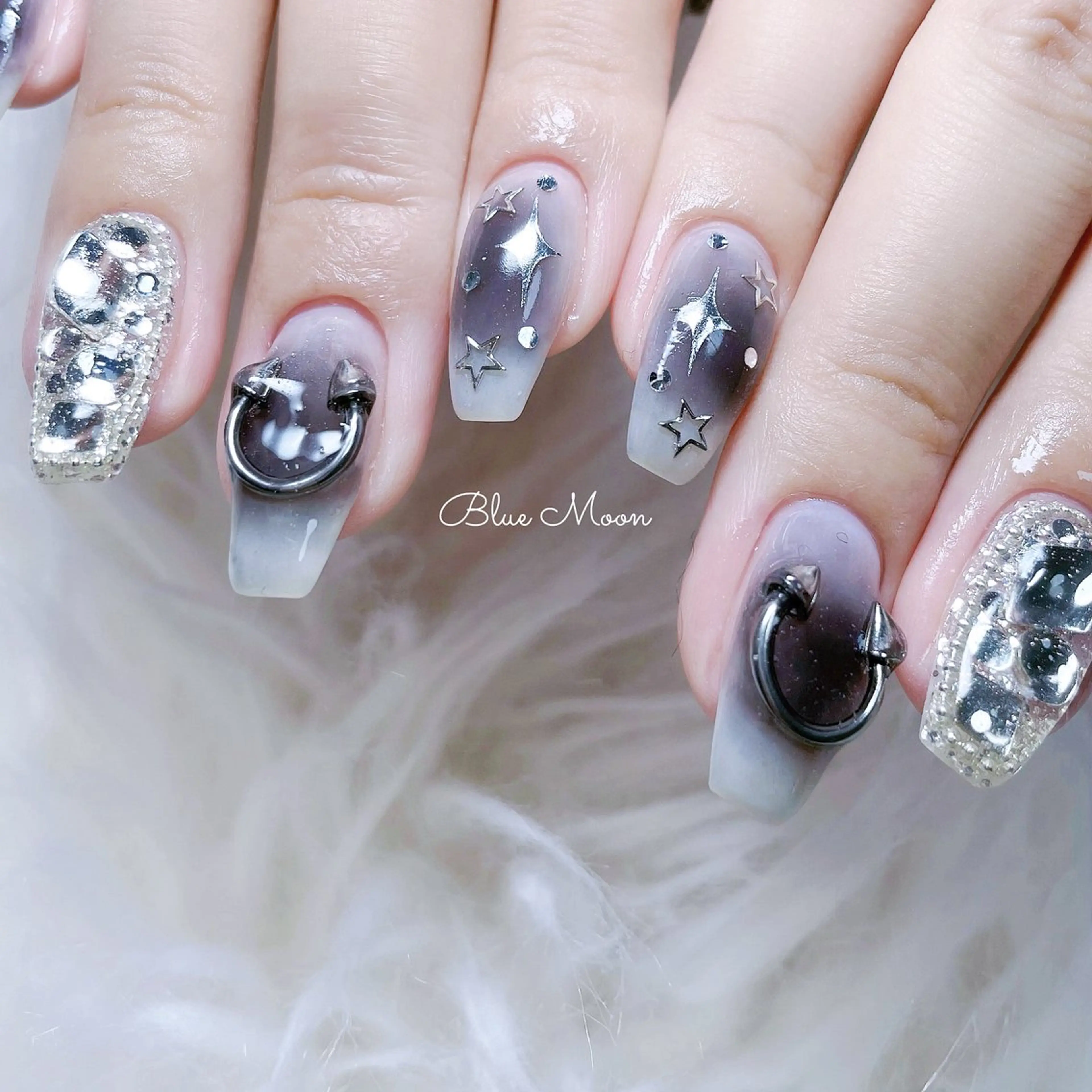 ネイル ハンドネイル フットネイル ハンドケア nail salon Blue Moonのネイルデザイン