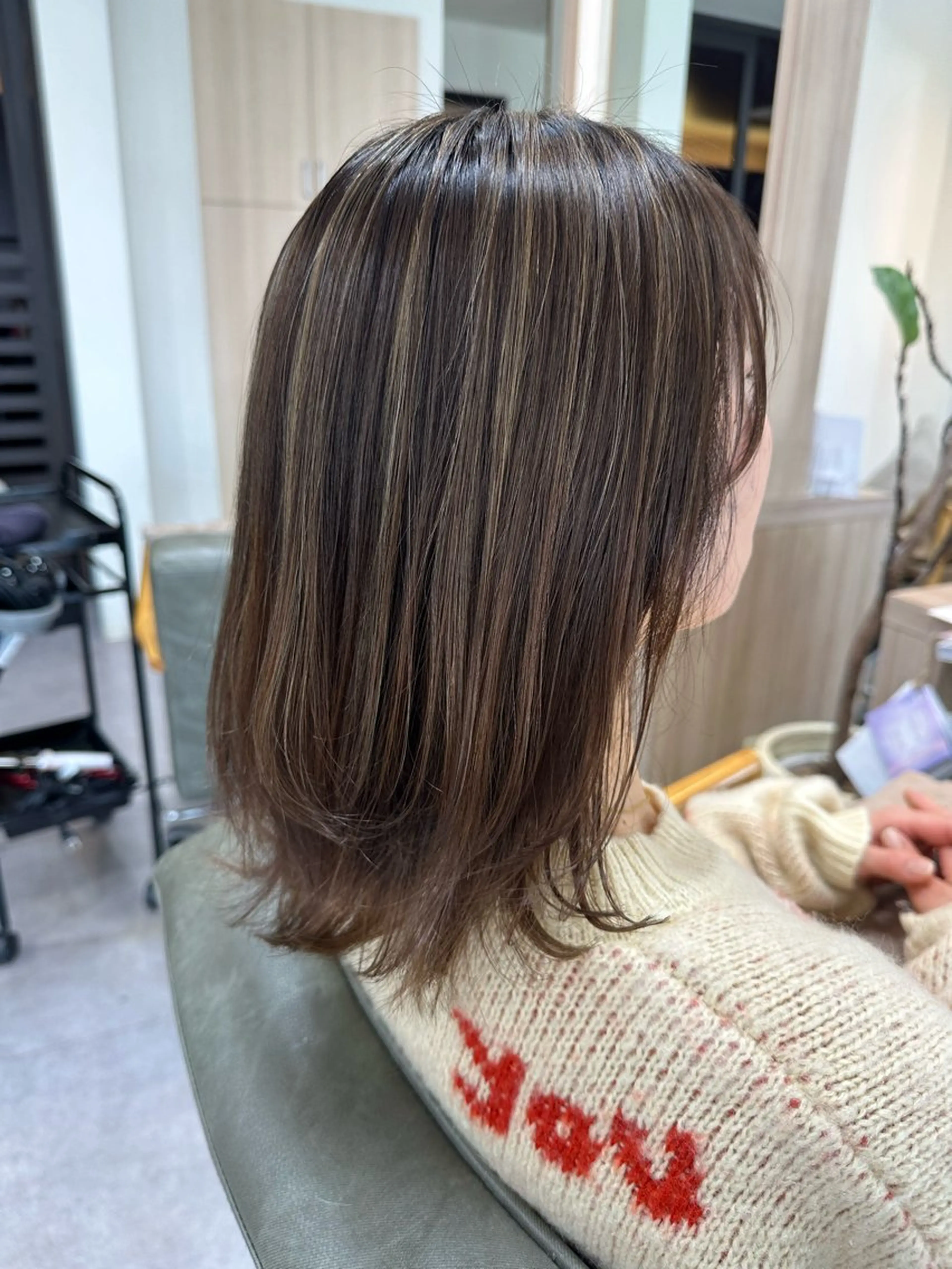 ミディアム 高橋 真歩のヘアスタイル