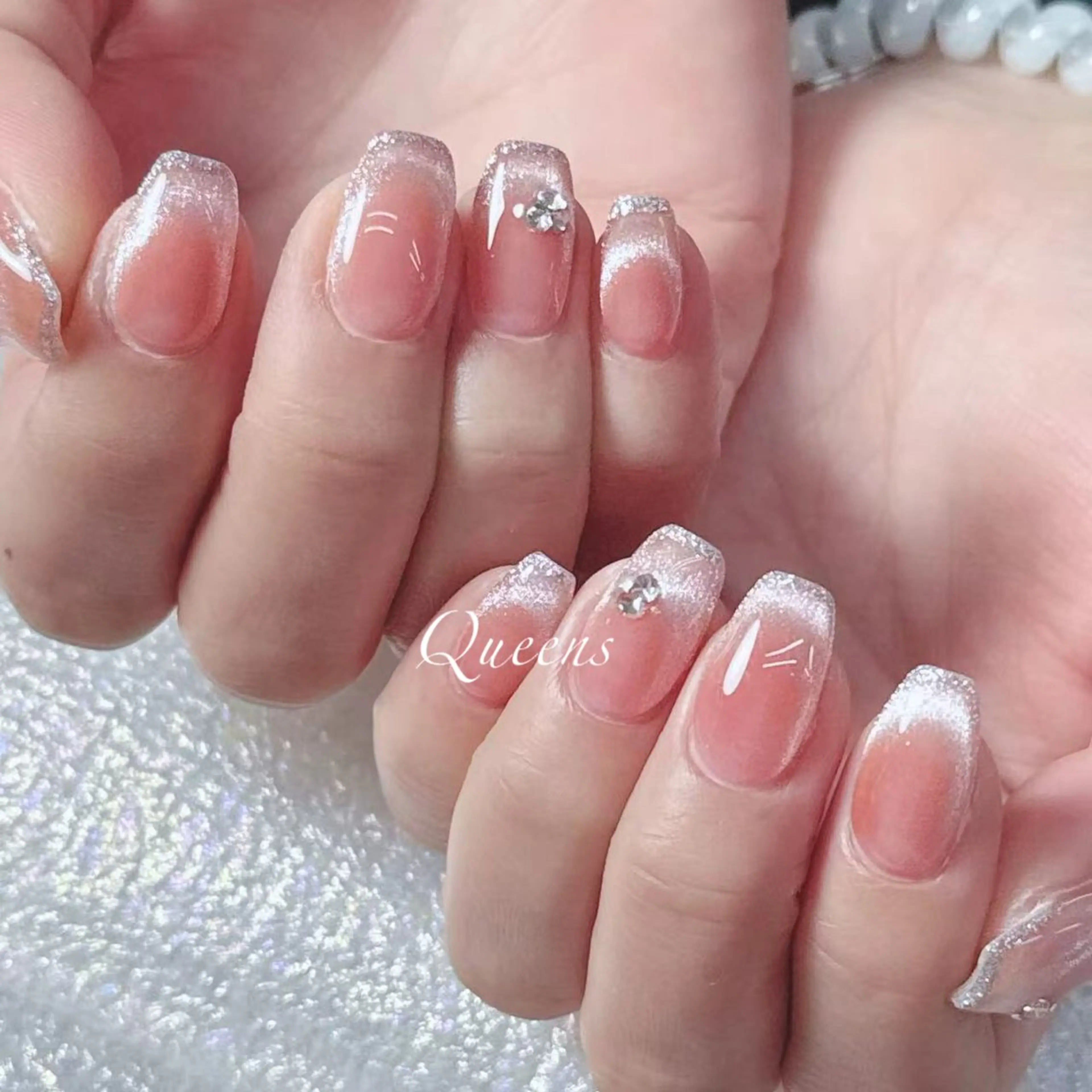 ネイル ハンドネイル Queens テイのネイルデザイン