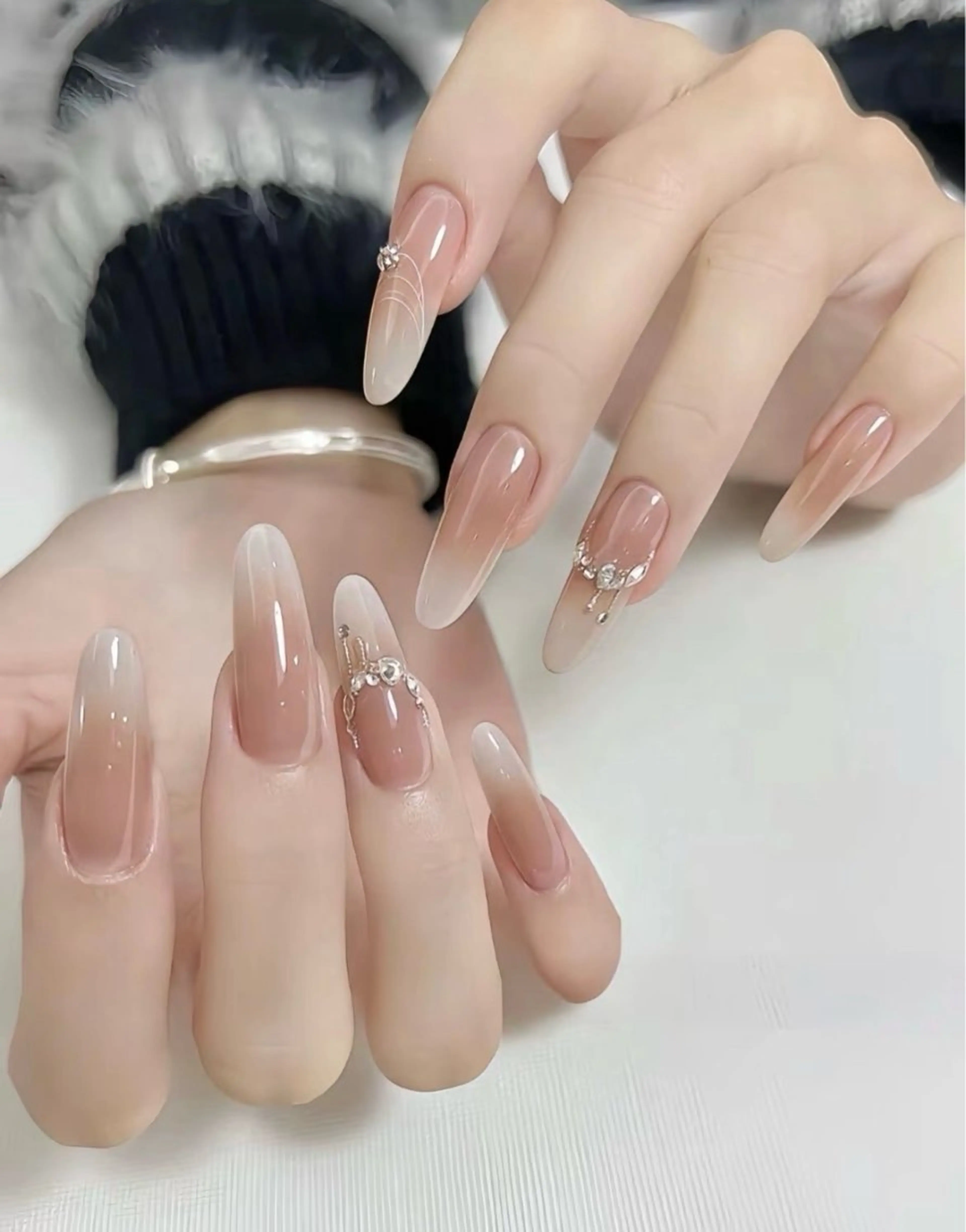 ネイル チークネイル グラデーション ワンホンネイル ハンドネイル Sachi Nail上野のネイルデザイン