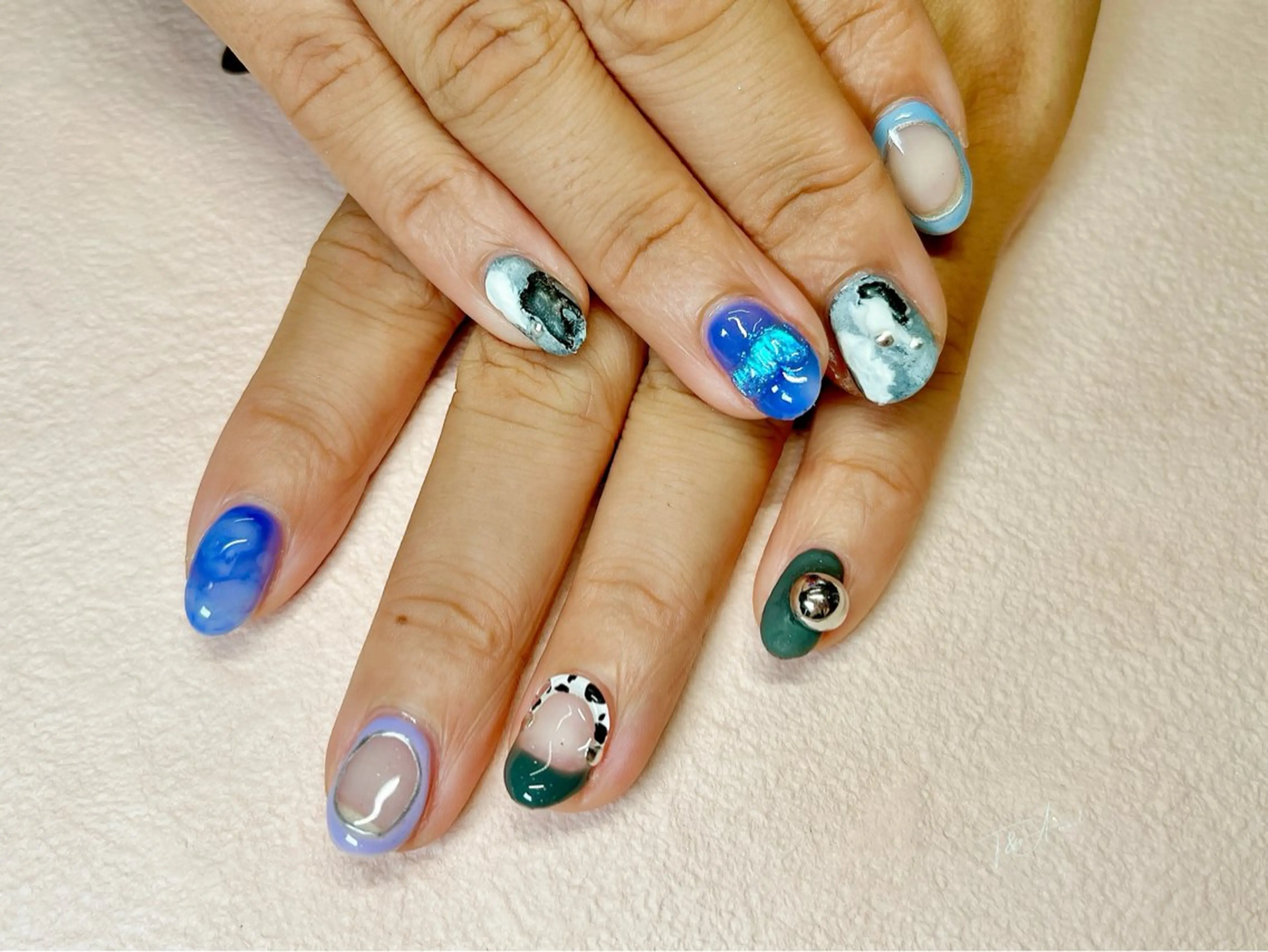 ネイル ブルー ジェルネイル ニュアンスネイル スカルプネイル ショートネイル T&A nailのネイルデザイン