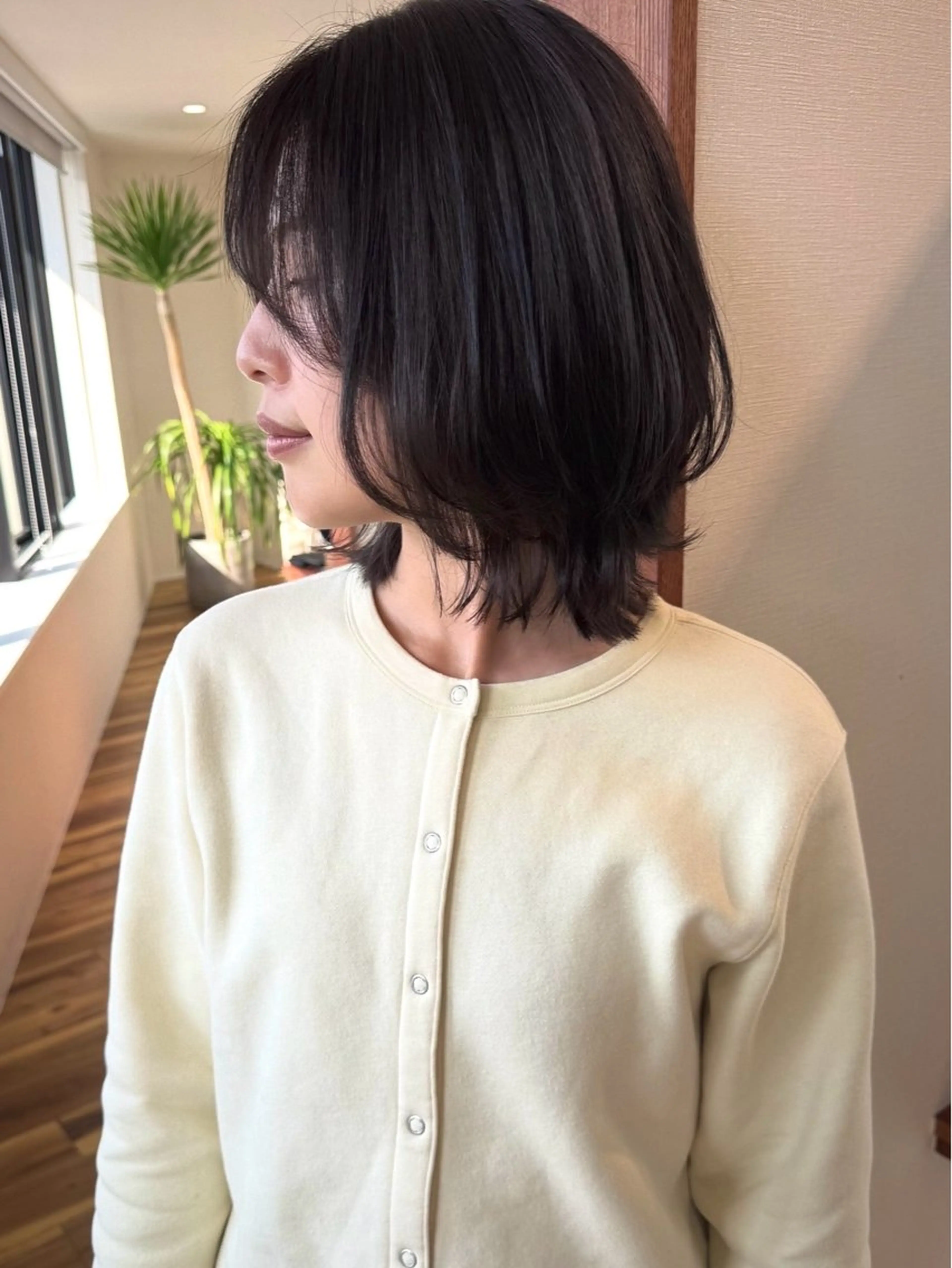 ミディアム カラー アッシュ くびれヘア カット ヘアカラー トリートメント 田室 和幸のヘアスタイル