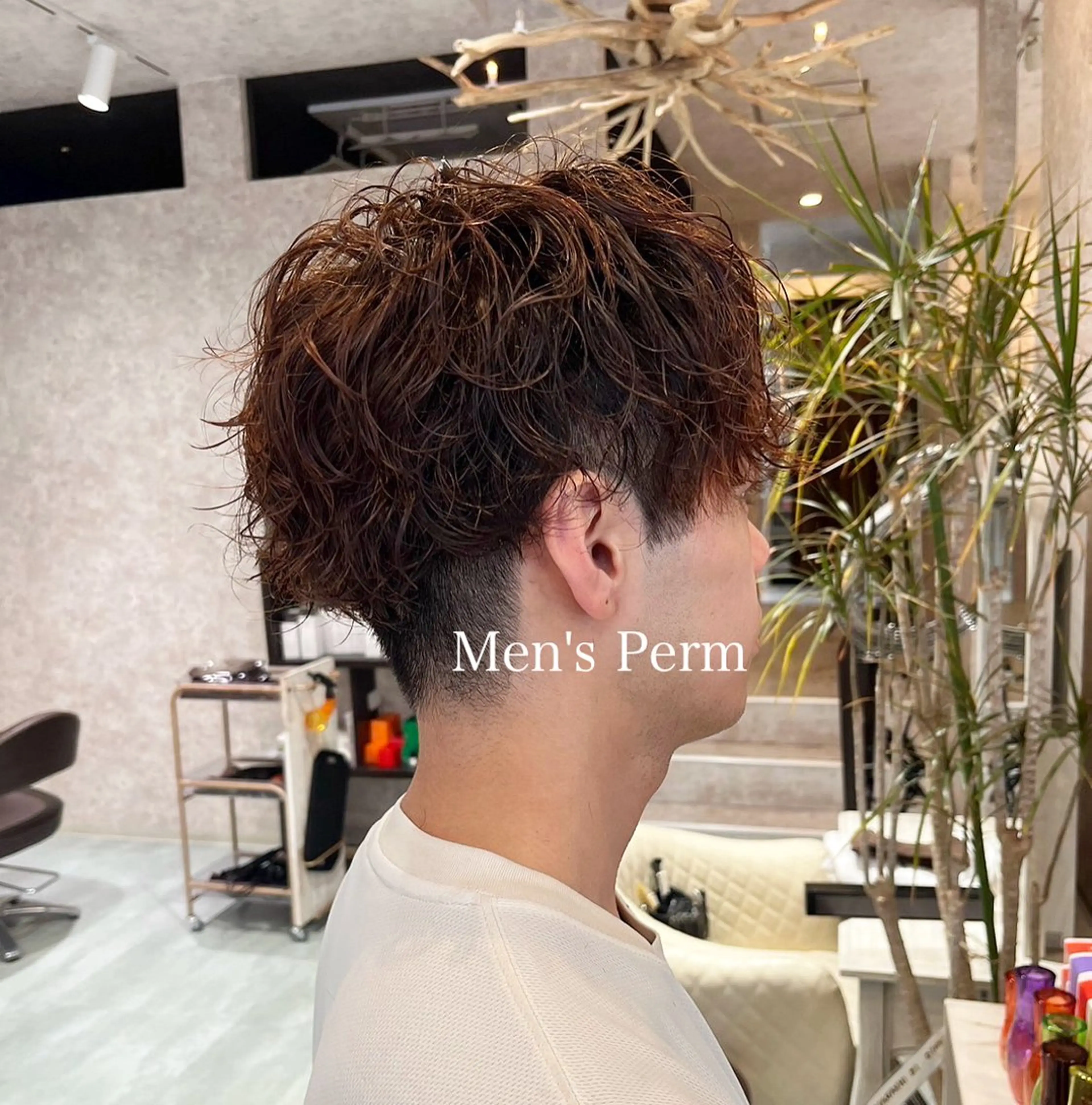 パーマ メンズ メンズブリーチ メンズハイライト メンズインナーカラー メンズ韓国風 メンズパーマ Blanco Color&Careのヘアスタイル