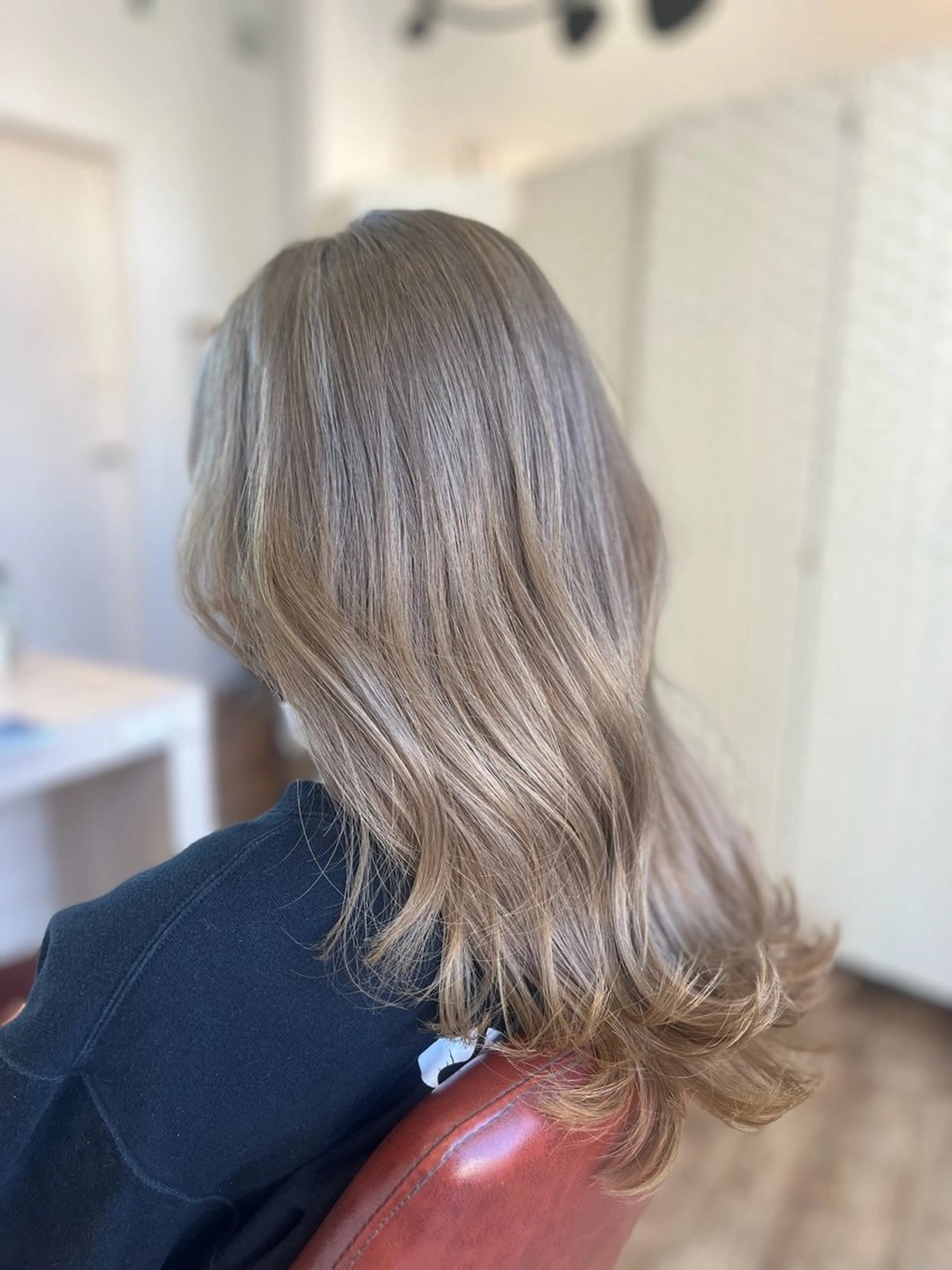 カラー アトリエファゴ Noaのヘアスタイル