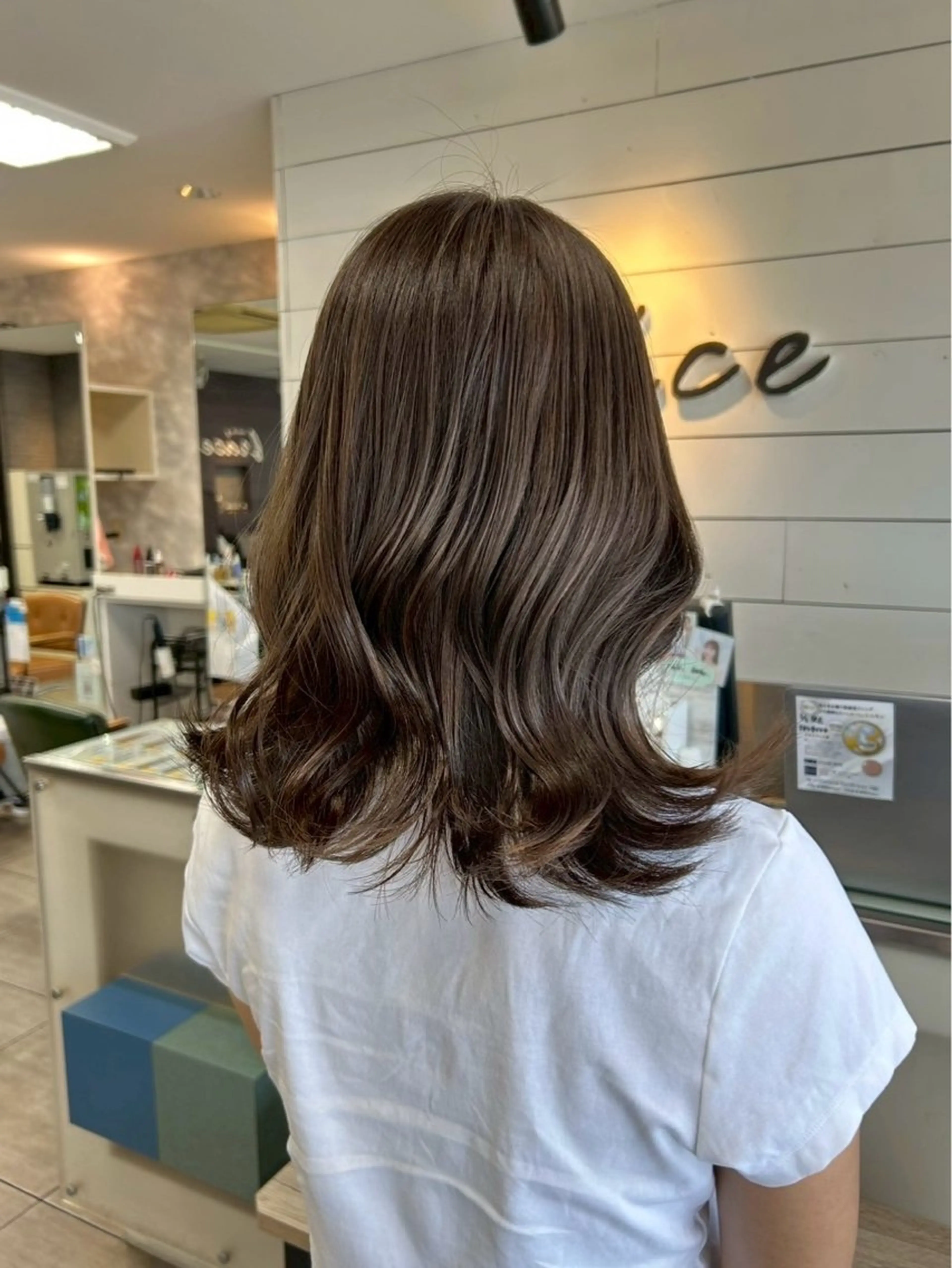 カラー ハイトーンカラー✨ 慶田玲和のヘアスタイル