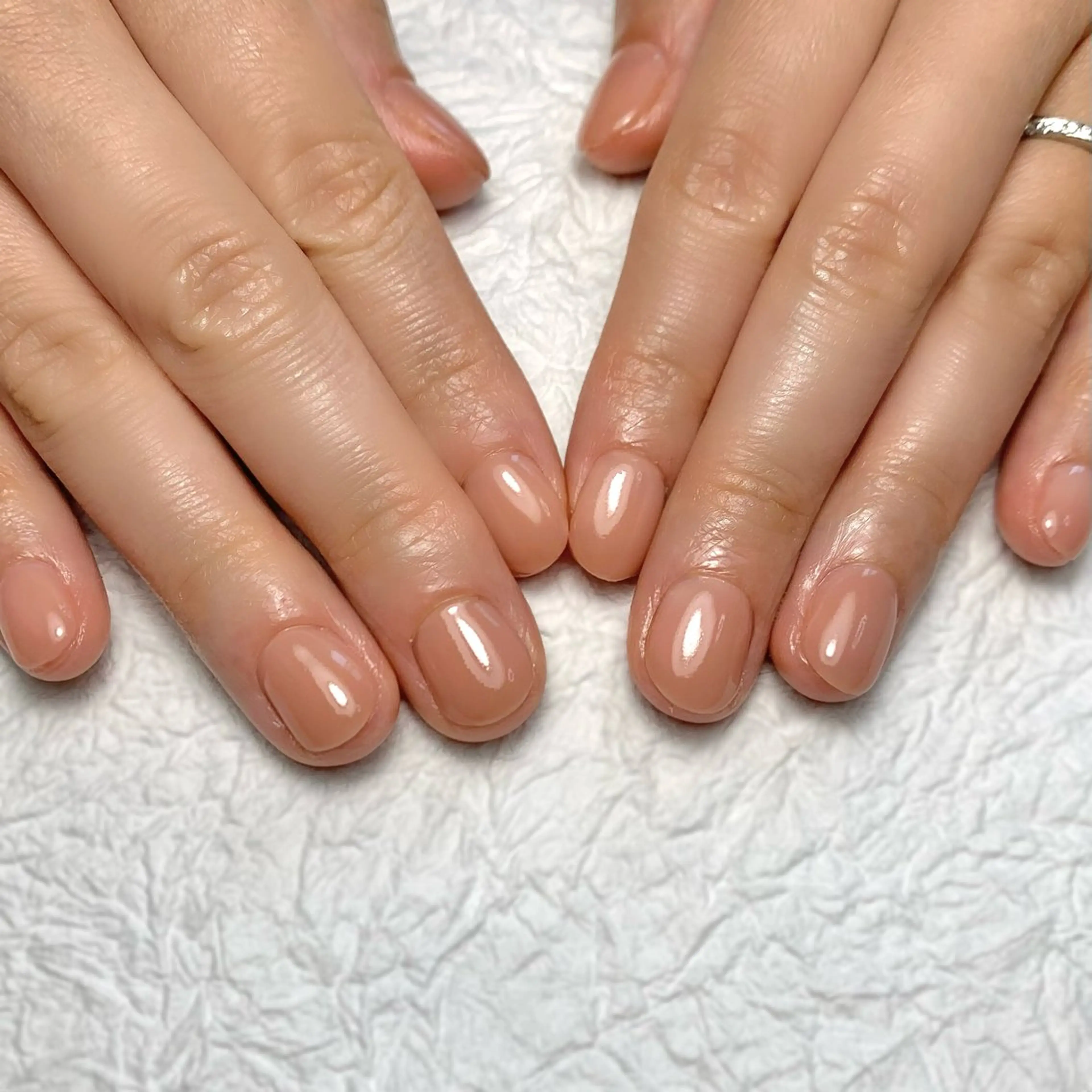 ネイル オフィスネイル ワンカラーネイル ショートネイル シンプルネイル 春ネイル ハンドネイル 💌TO:ME トゥーミーネイル🌿のネイルデザイン