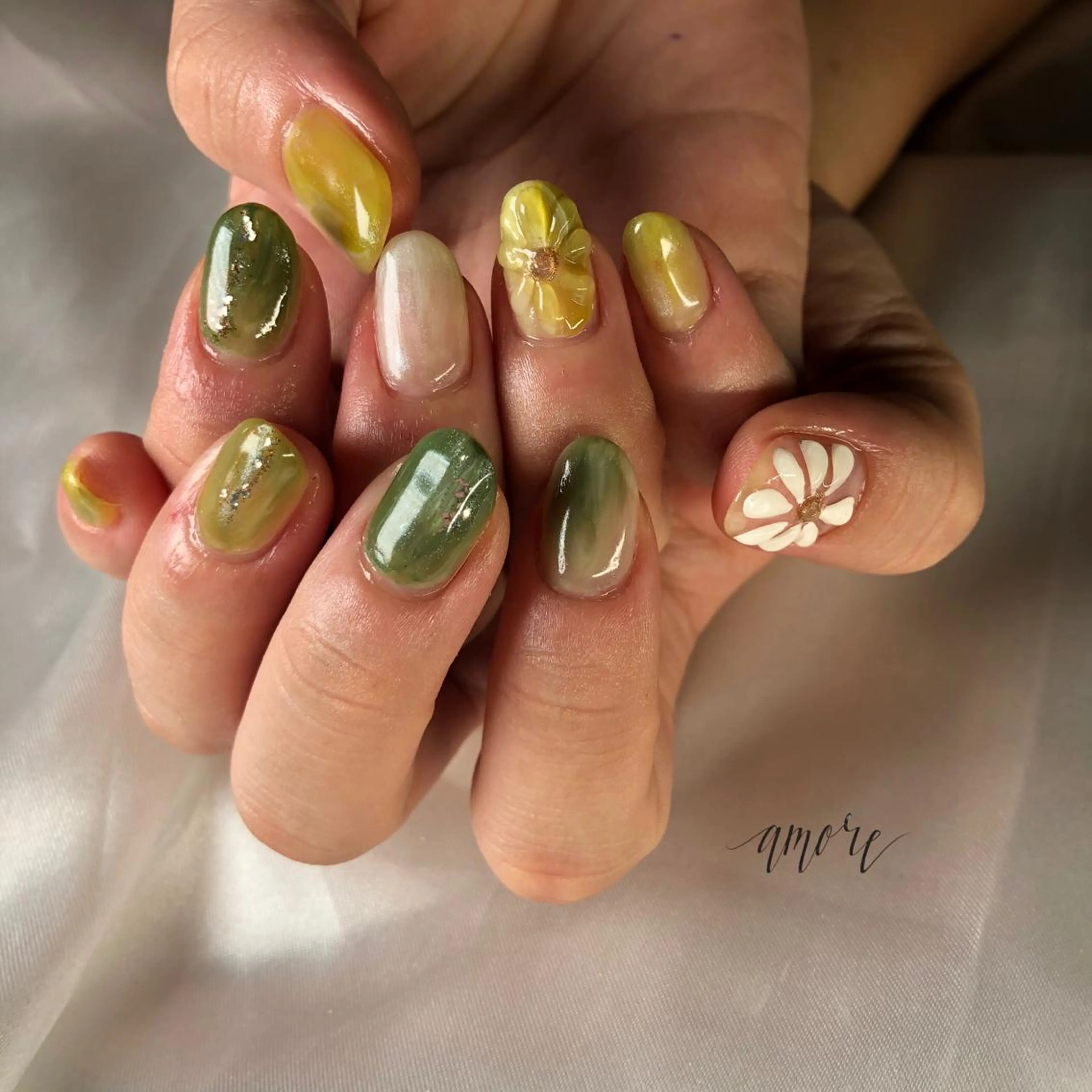 ネイル アートネイル ジェルネイル 氷ネイル・うるうるネイル マグネットネイル ミラーネイル You kyehwaのネイルデザイン