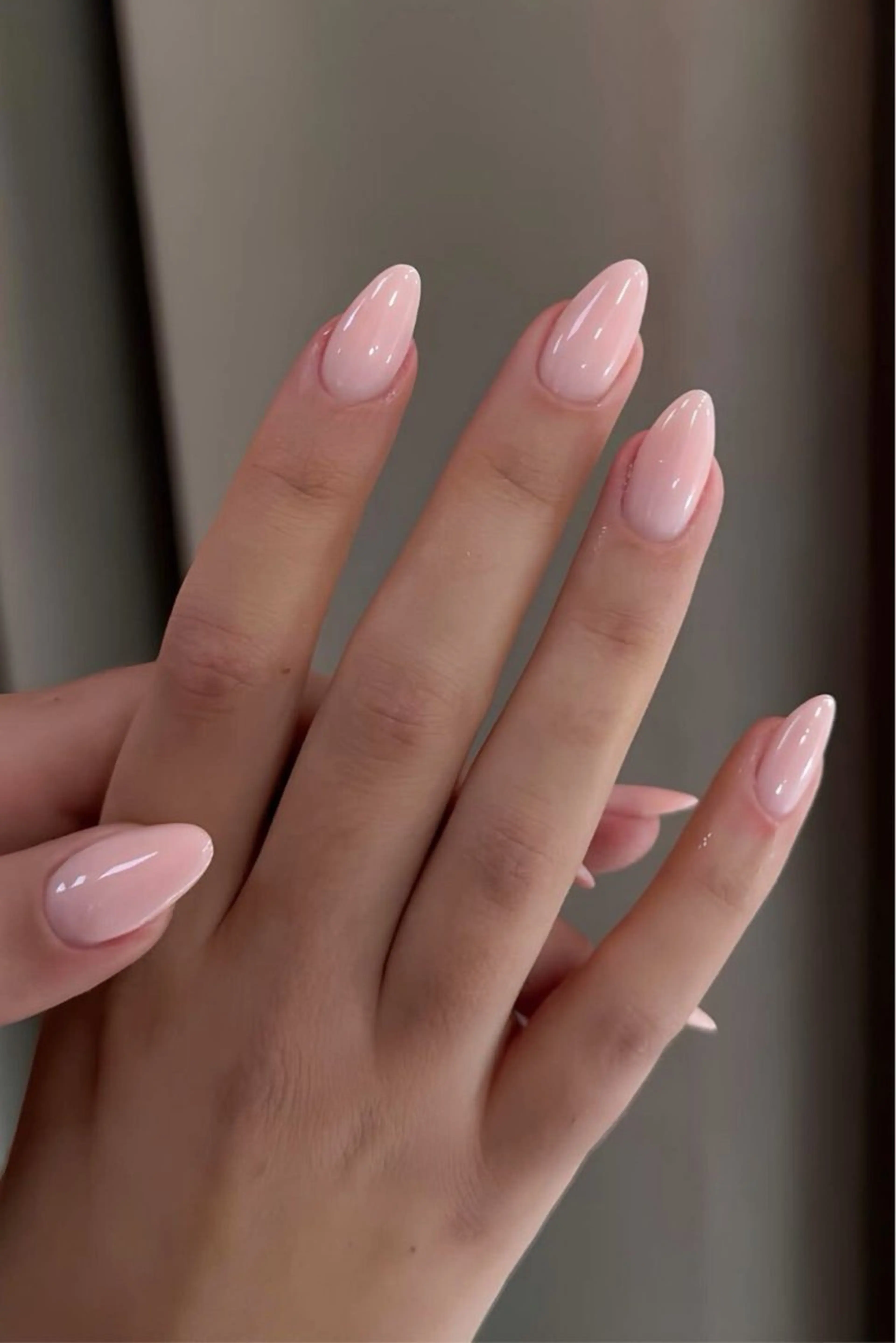 【手元を綺麗に魅せる】ワンカラー/ラメグラデーションの写真