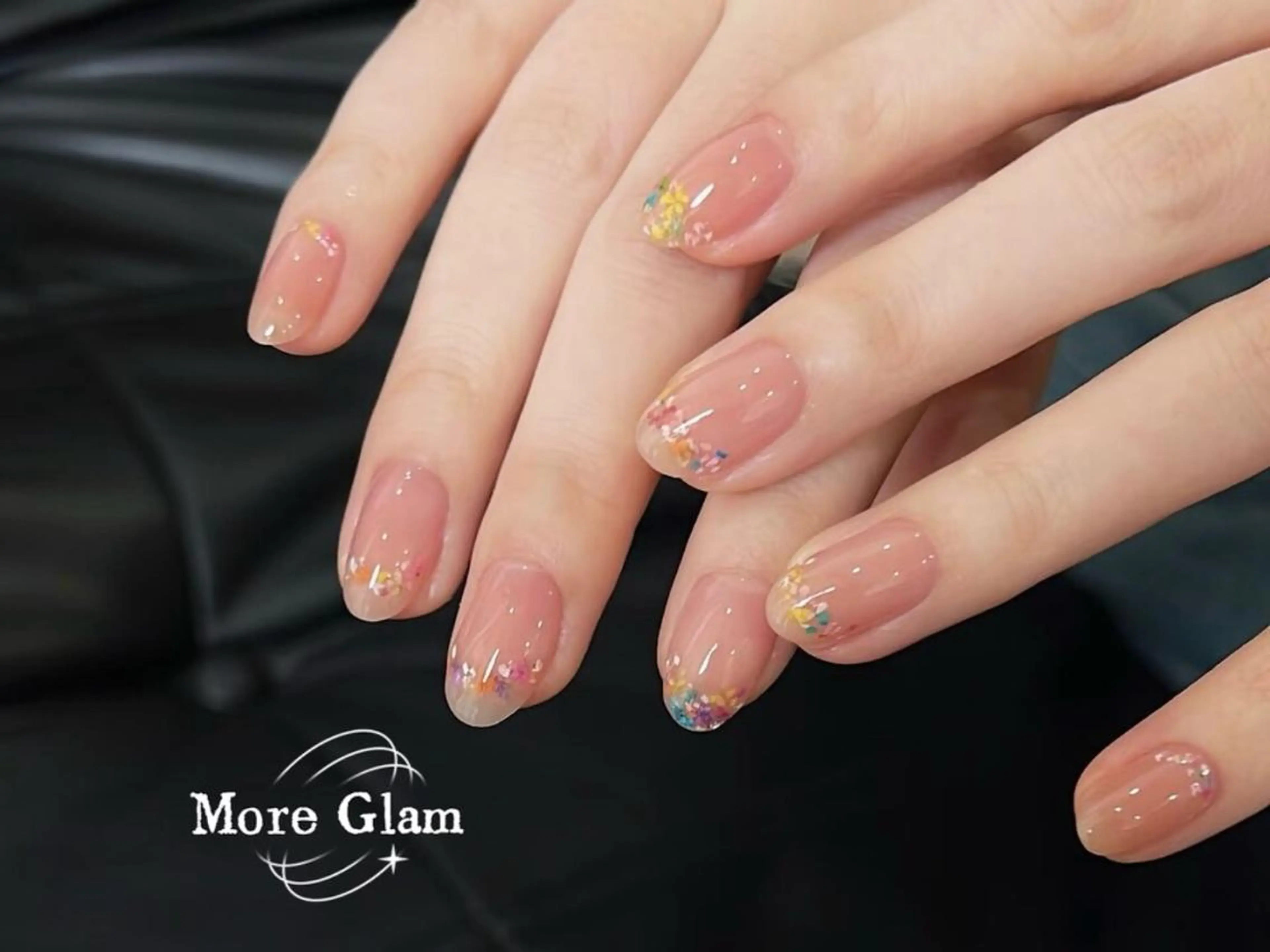 ネイル 長さ出し フットネイル フレンチネイル ジェルネイル ガラスフレンチ MoreGlam ネイルのネイルデザイン