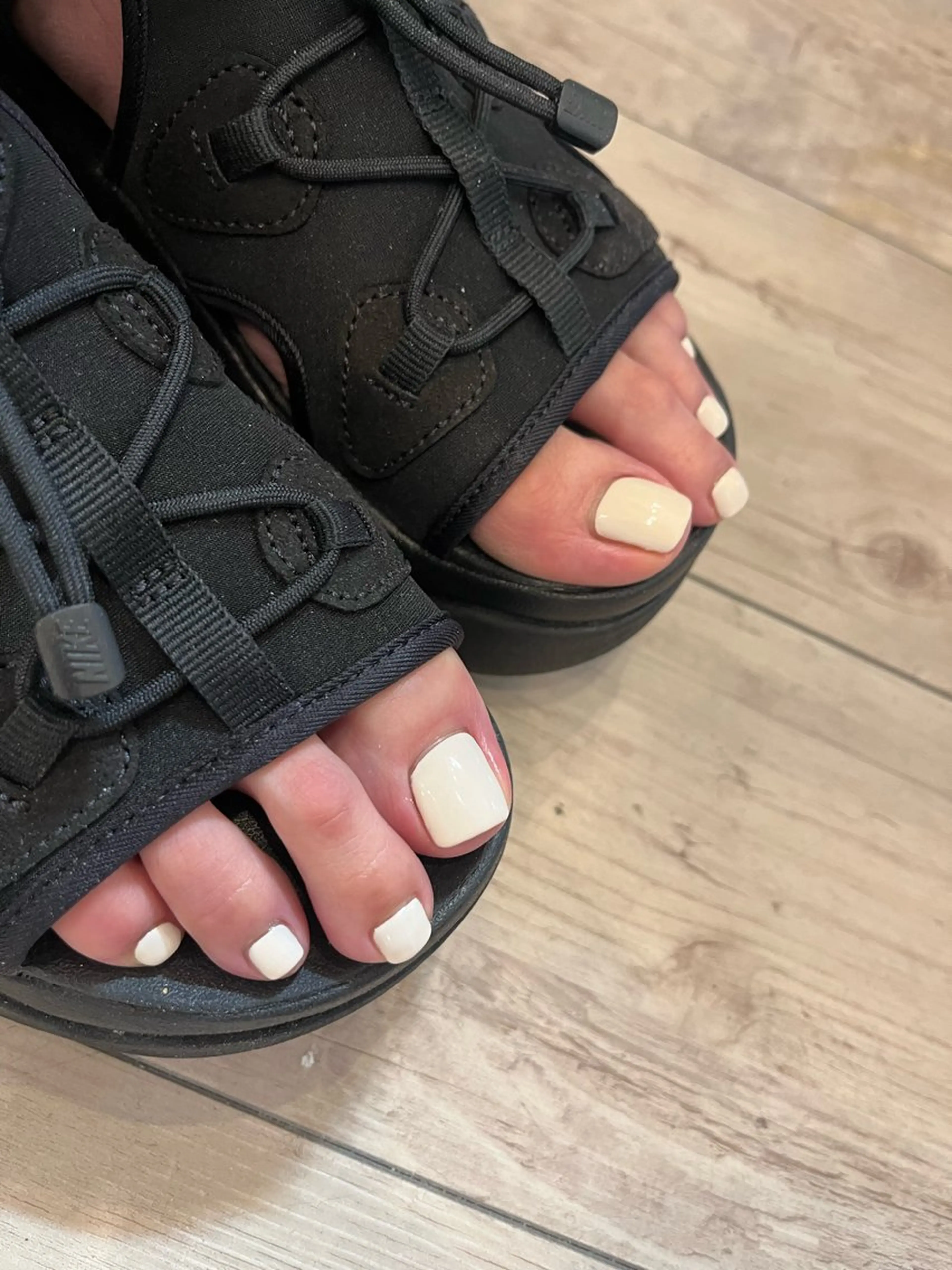 ネイル フットネイル 【LINON】 airiのネイルデザイン