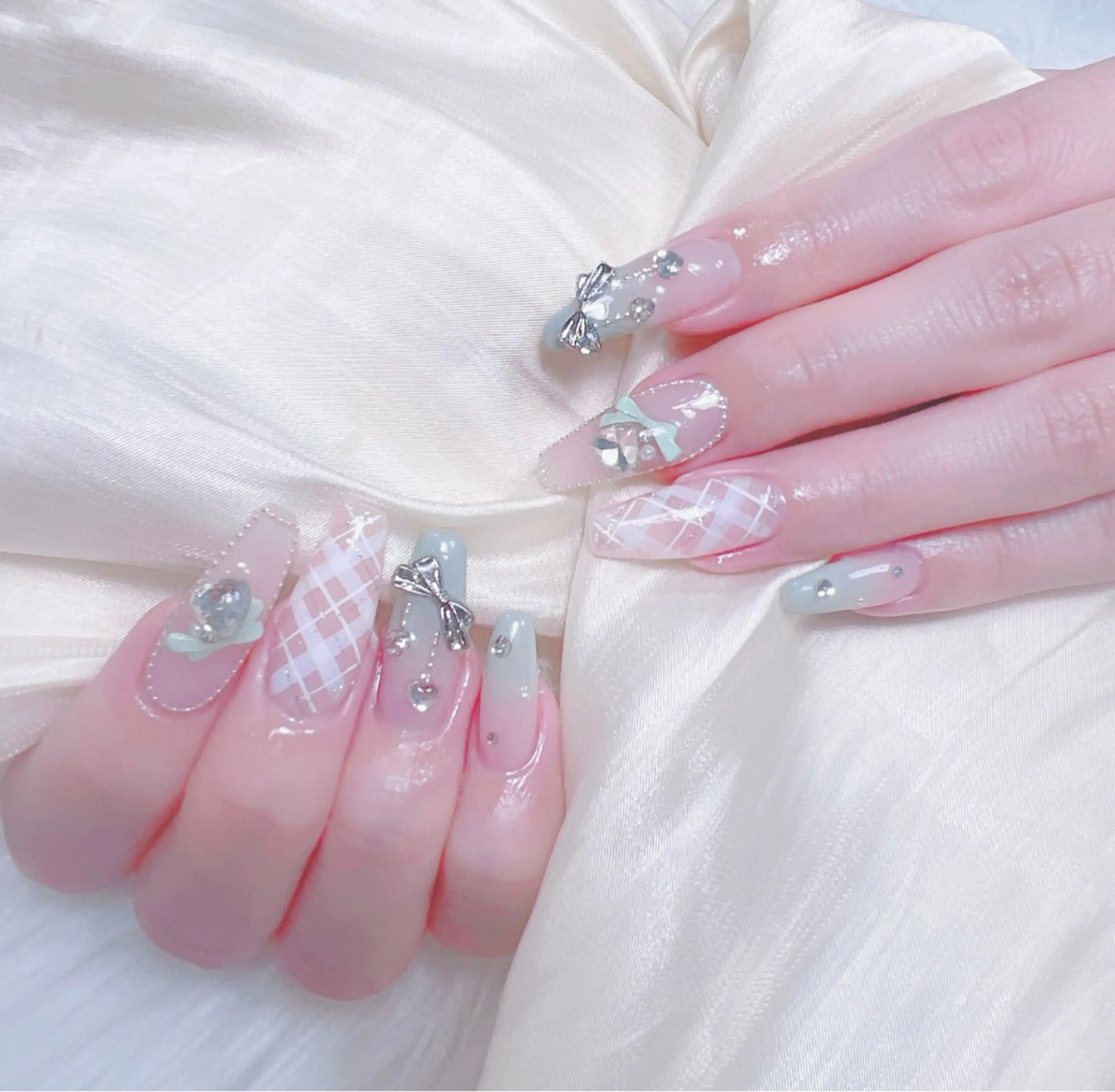 ネイル ハンドネイル uu ネイルサロン関内🌼のネイルデザイン