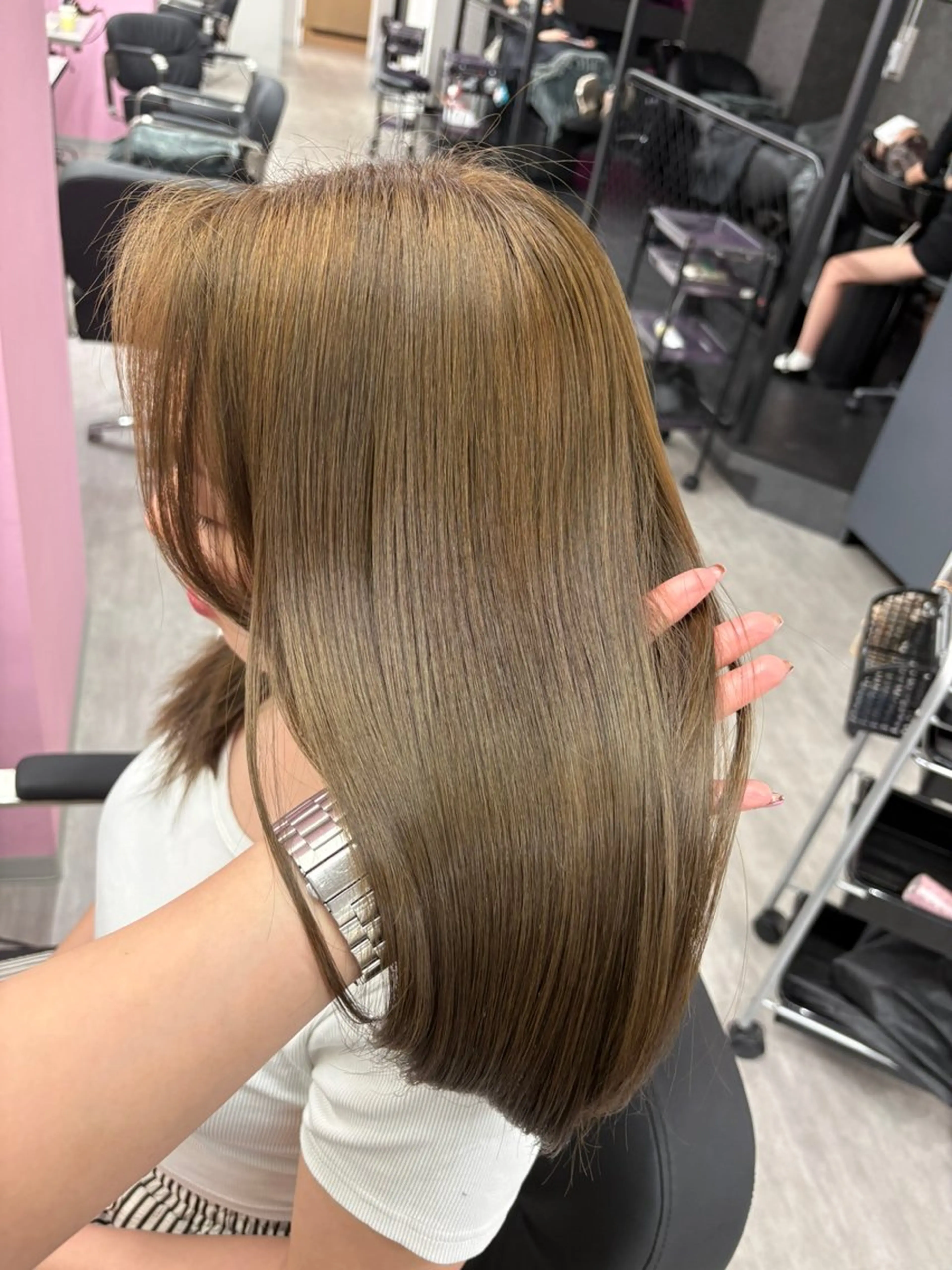 ロング カラー ベージュカラー ブリーチ ダブルカラー ブリーチなしカラー オリーブベージュ ヘアカラー fuuka/ブリーチ /レイヤーカットのヘアスタイル