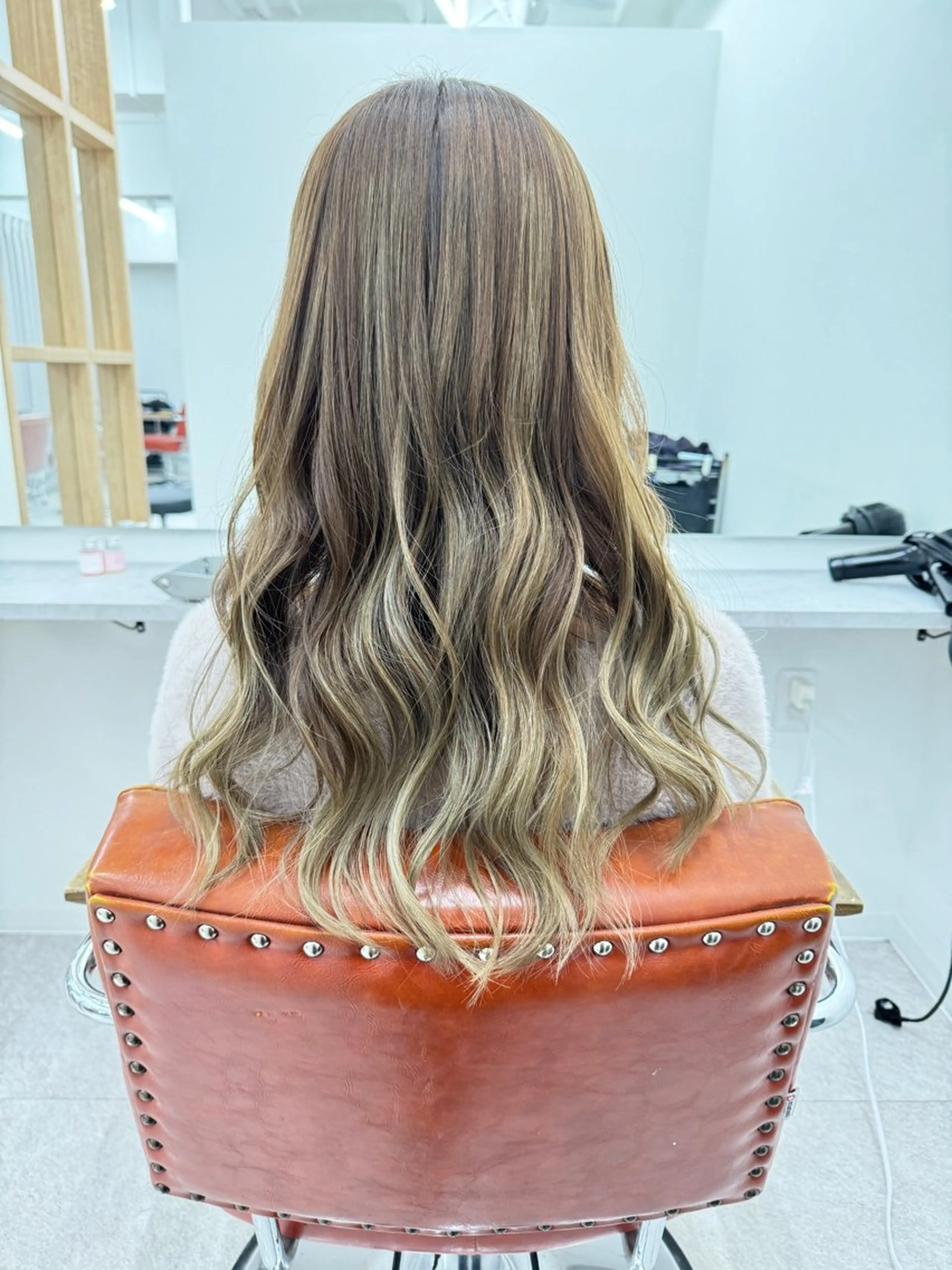 ロング カラー deseo 透明色艶カラーツバサのヘアスタイル