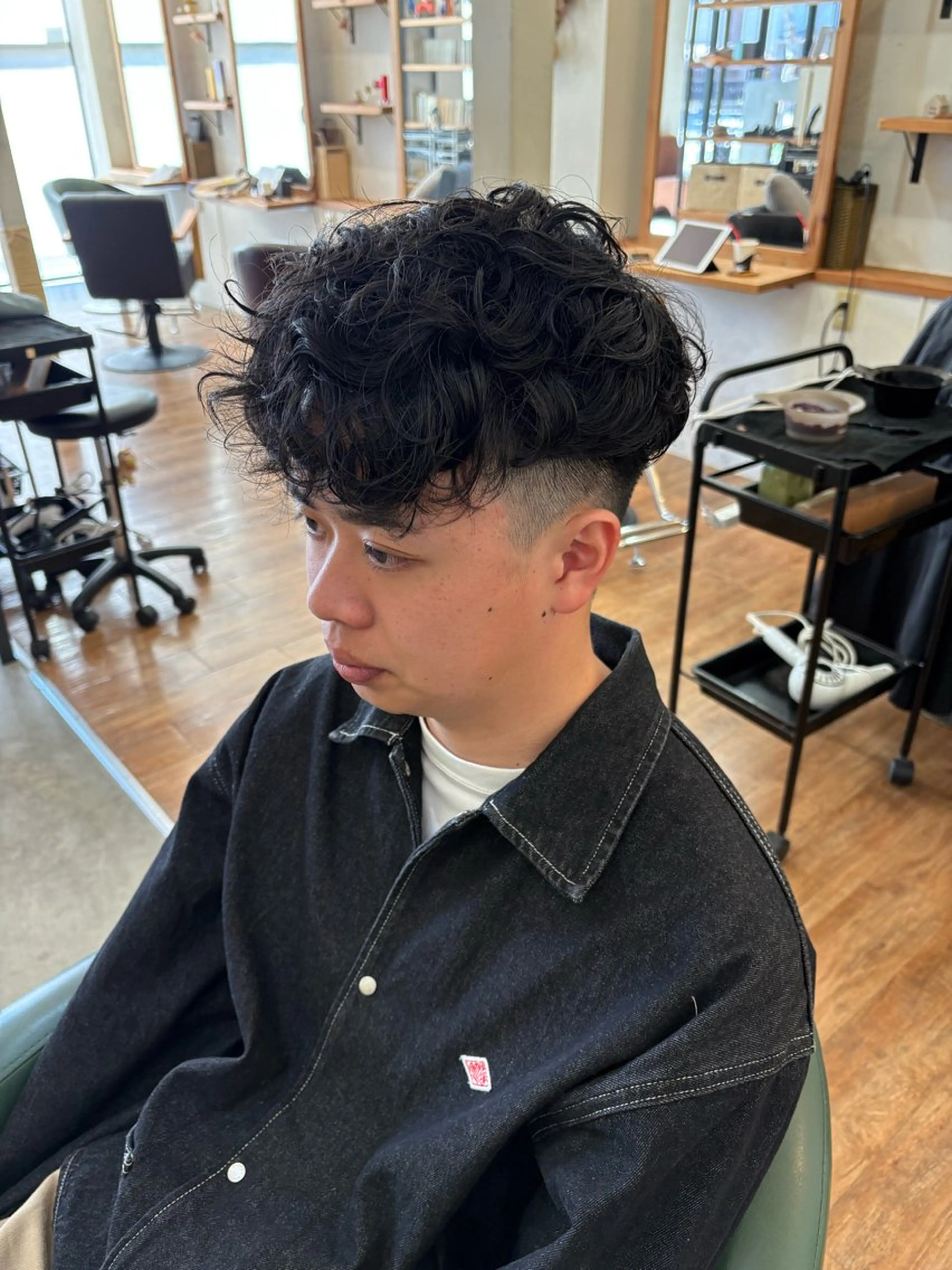 パーマ メンズ スペインカール 西村 恵祐のヘアスタイル