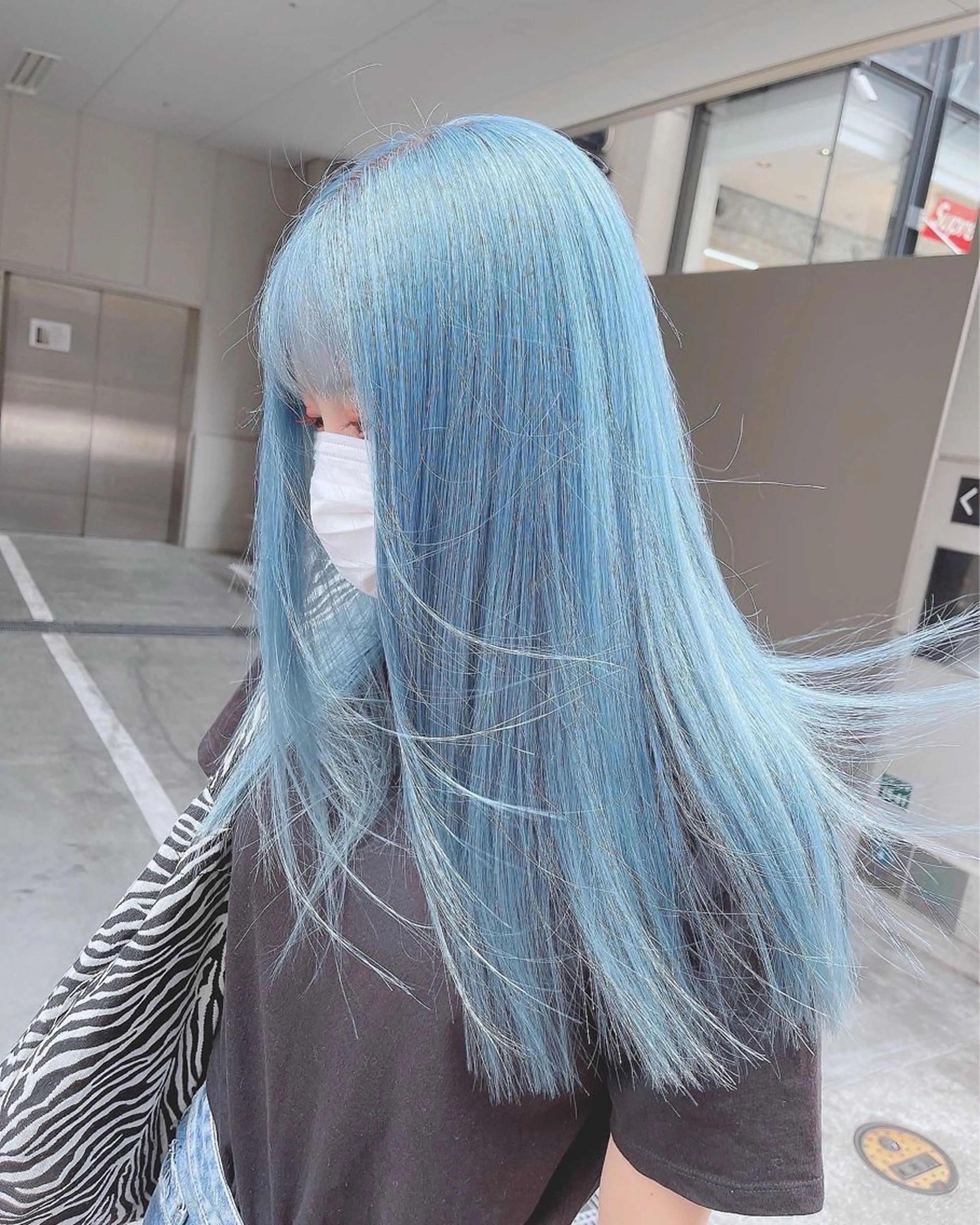 ロング カラー 天神大名/ブリーチ 鶴岡和幸/ハイトーンのヘアスタイル