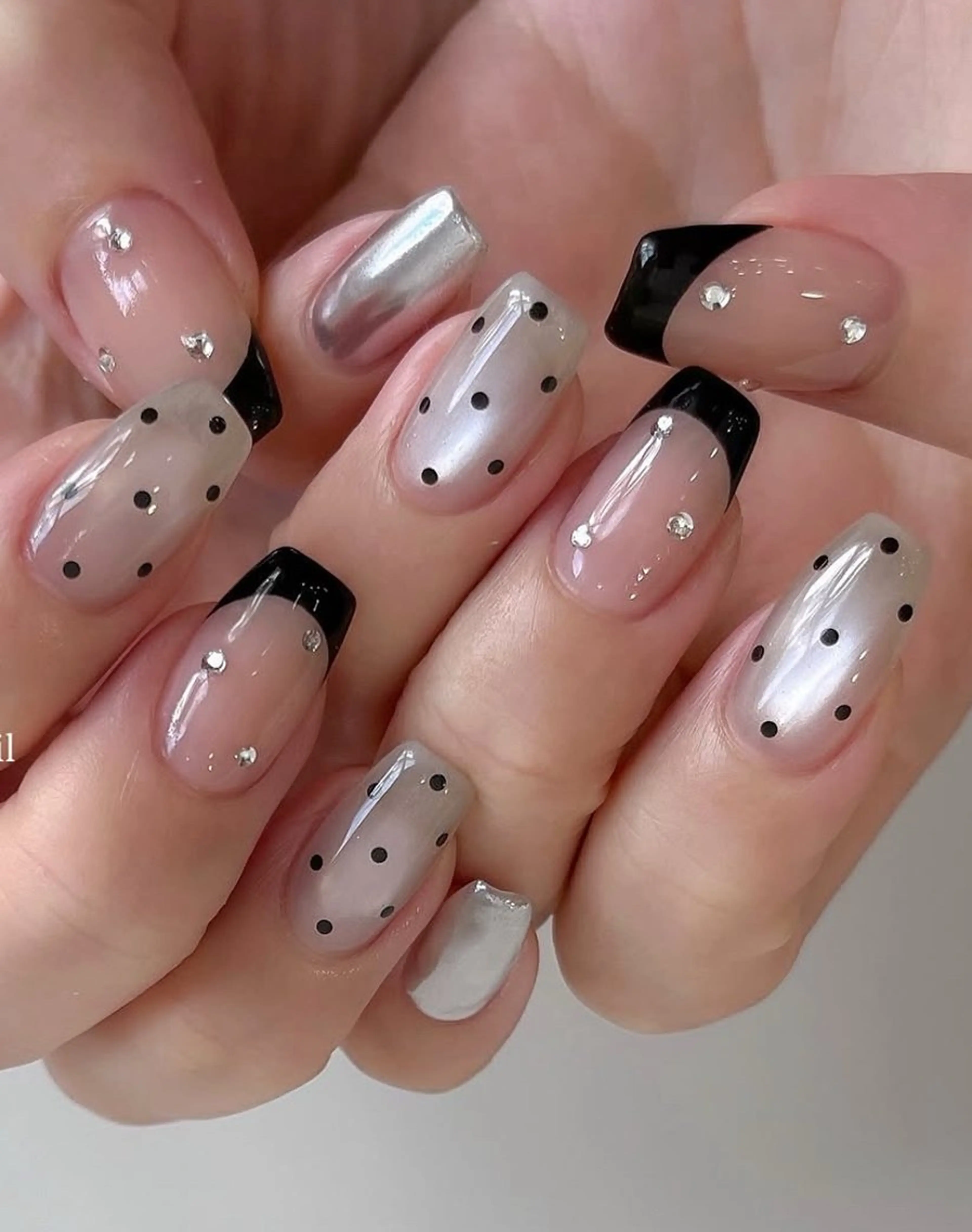 ネイル チークネイル フレンチネイル グラデーション 韓国ネイル マグネットネイル Hana Nailのネイルデザイン