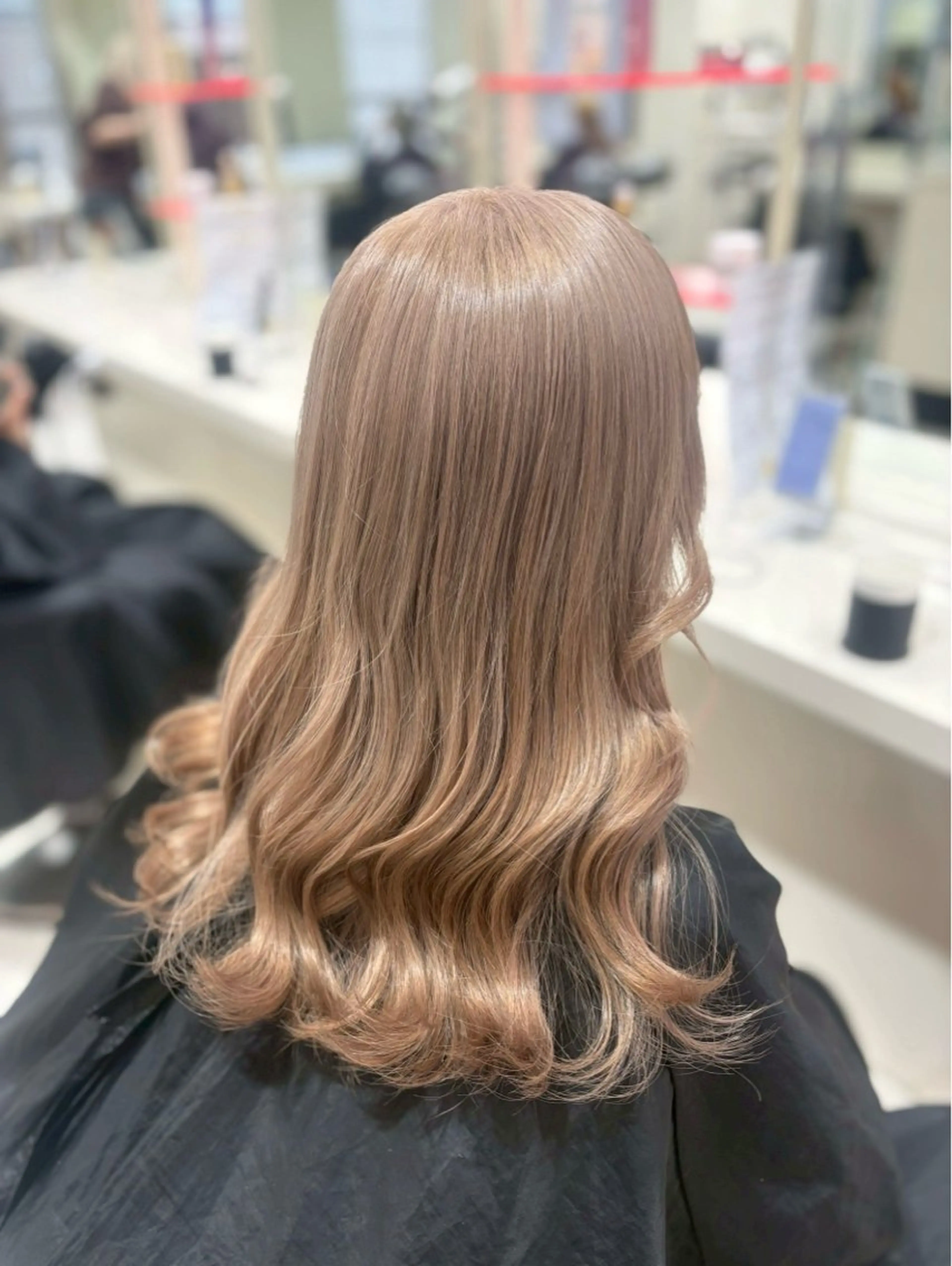 ロング カラー ヘアカラー トリートメント ヘッドスパ ハイトーン/ベージュ デザイン/りくとのヘアスタイル