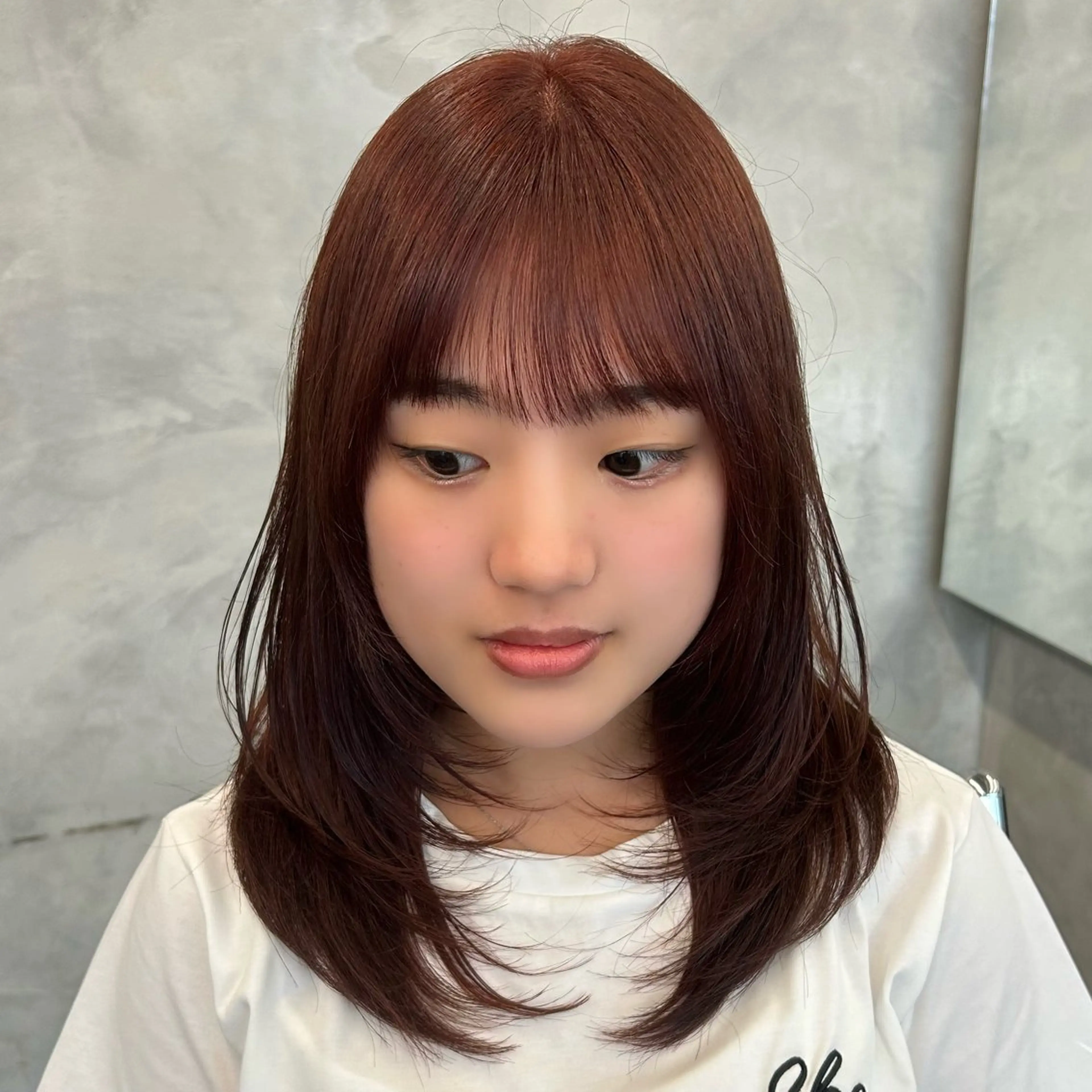 セミロング カット ヘアカラー トリートメント 松川ヒナ|韓国レイヤ /耳つぼジュエリーのヘアスタイル