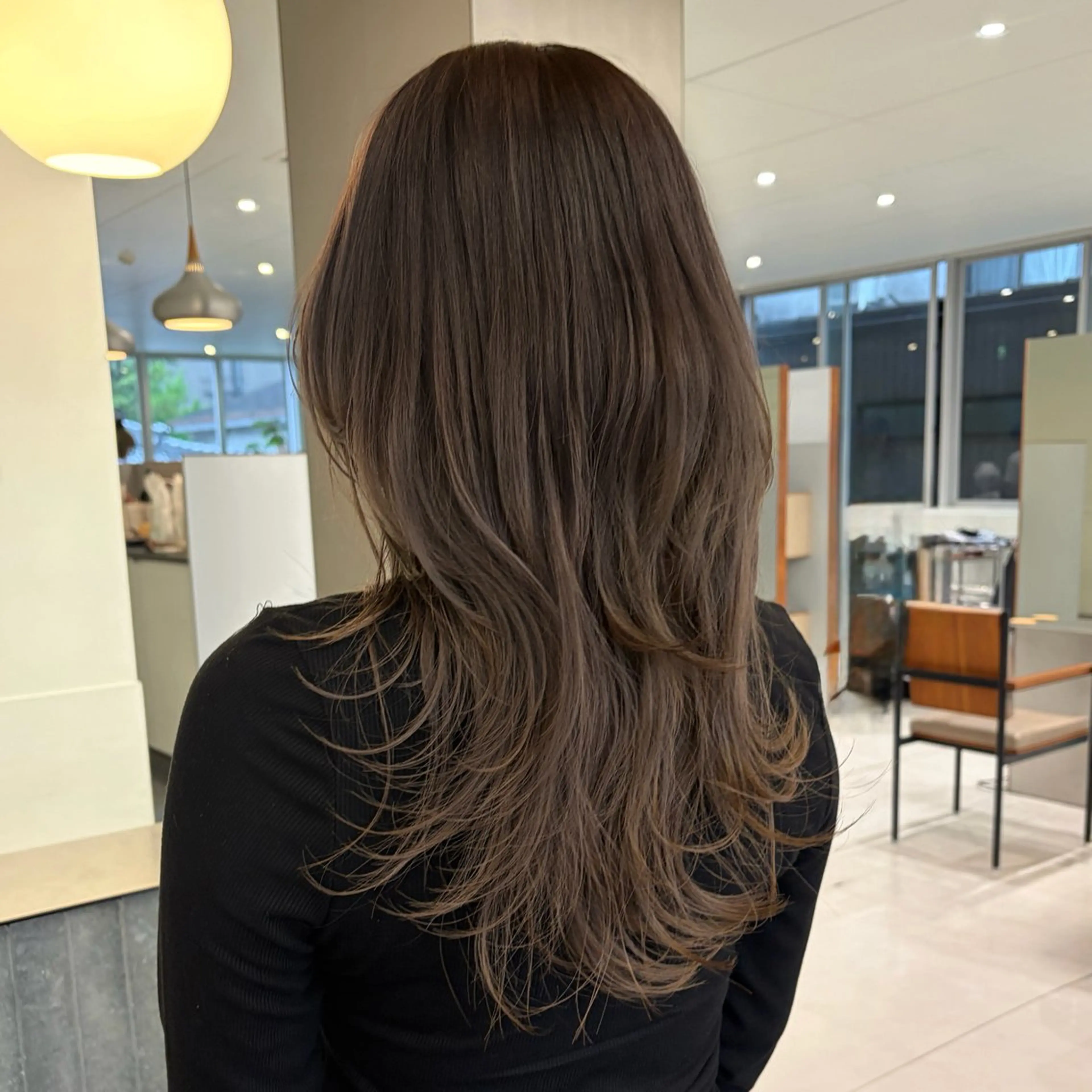 セミロング カラー ベージュカラー 透明感カラー ダブルカラー ハッシュカット レイヤーカット カット ヘアカラー トリートメント 高発色ブリーチ/ ハイレイヤー🪽aiのヘアスタイル