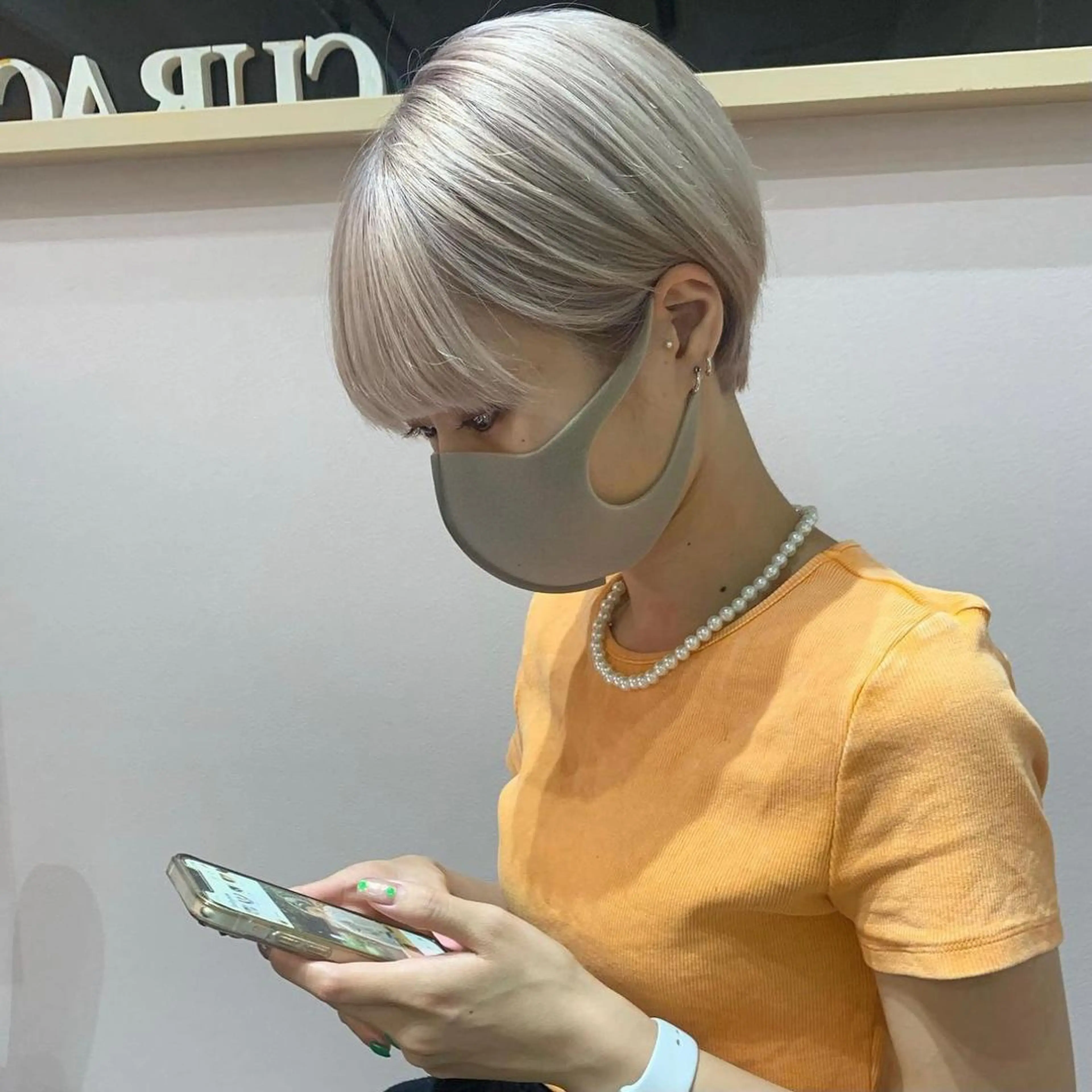 ショート カラー stylist店長 岡本真依のヘアスタイル