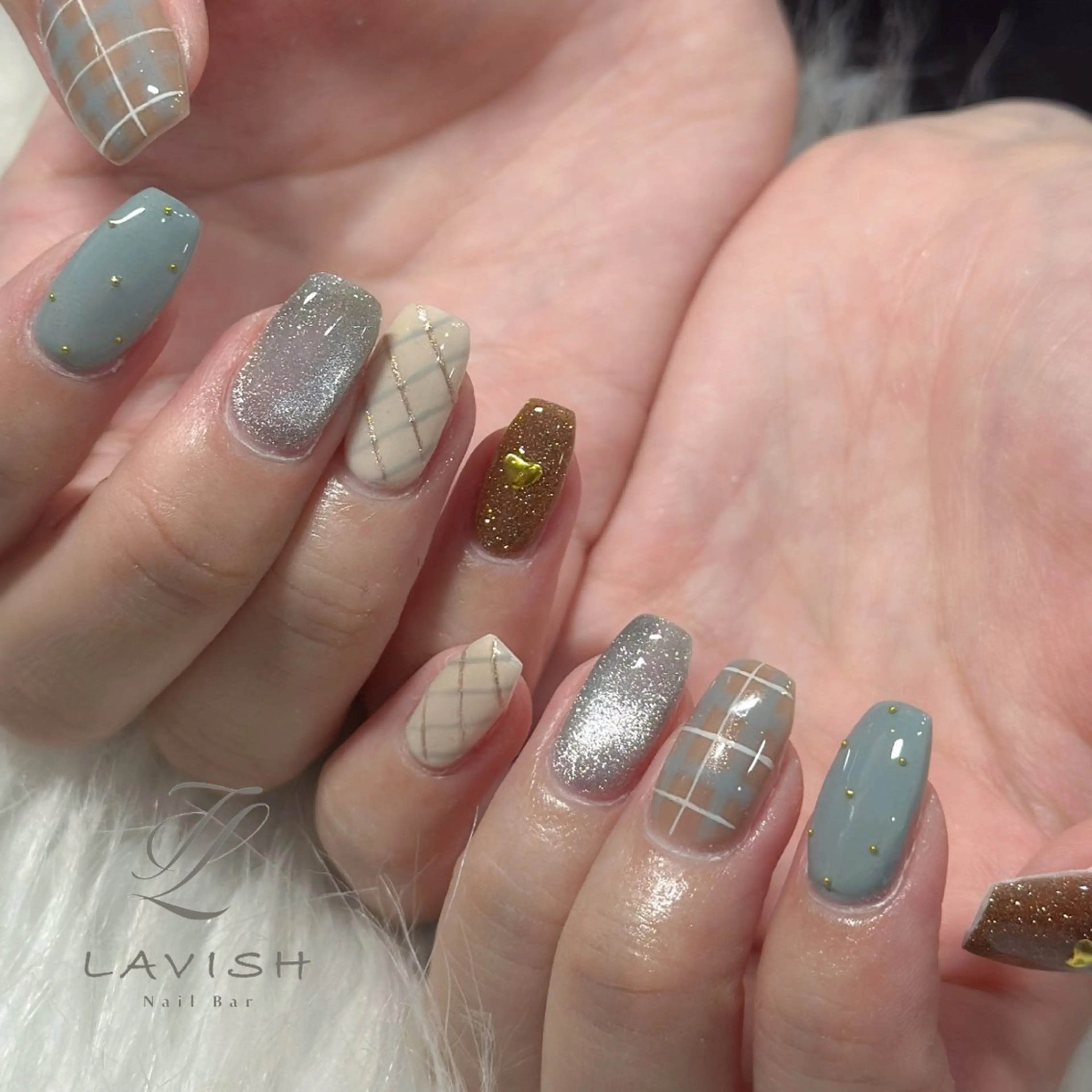 ネイル ハンドネイル フットネイル LAVISH nanamiのネイルデザイン