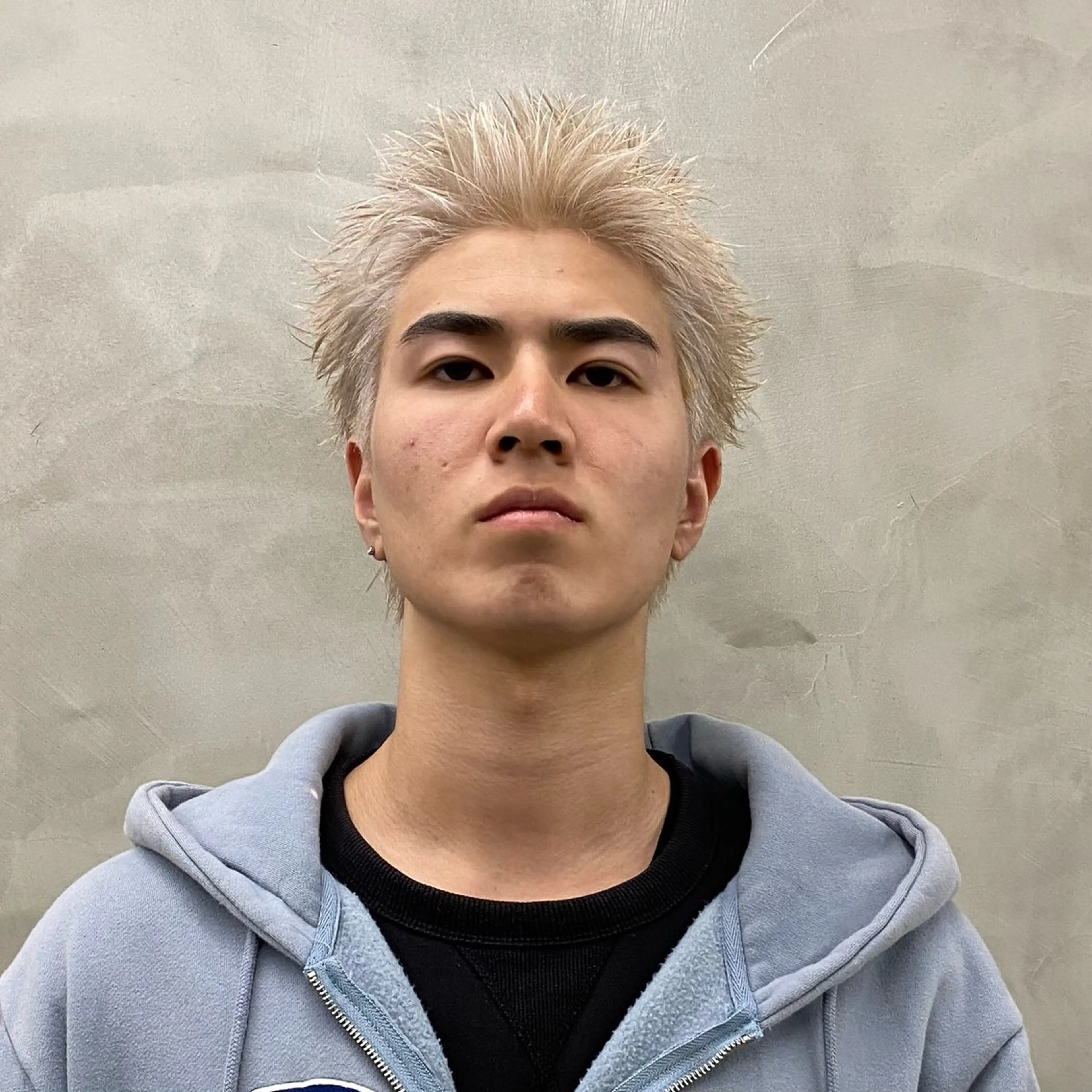 ショート カラー メンズ メンズハイトーン メンズショート スパイキーショート ベージュカラー ブロンド ヘアカラー 渋谷 メンズショート 佐伯 将のヘアスタイル