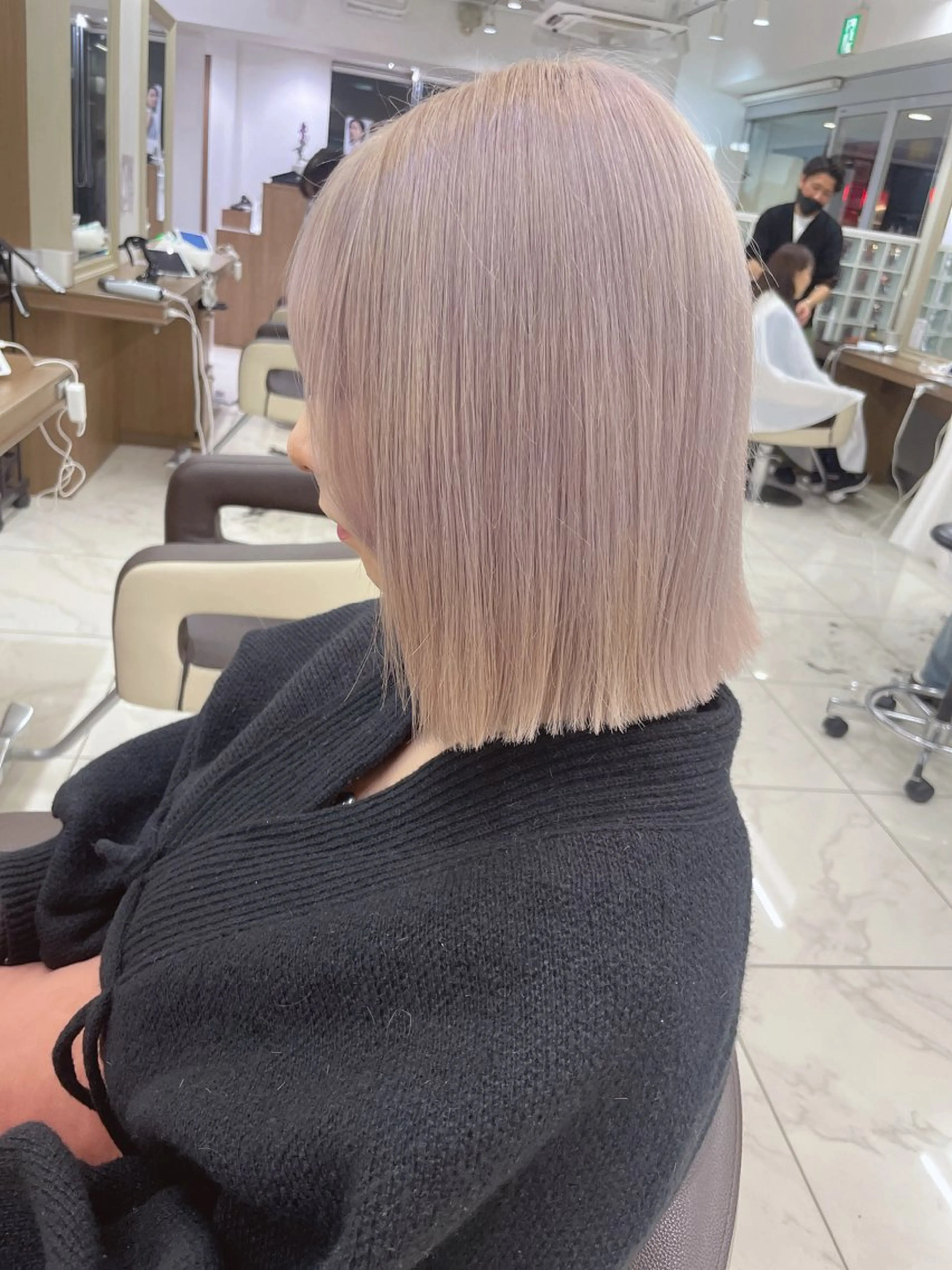 カラー 小池 絢女のヘアスタイル