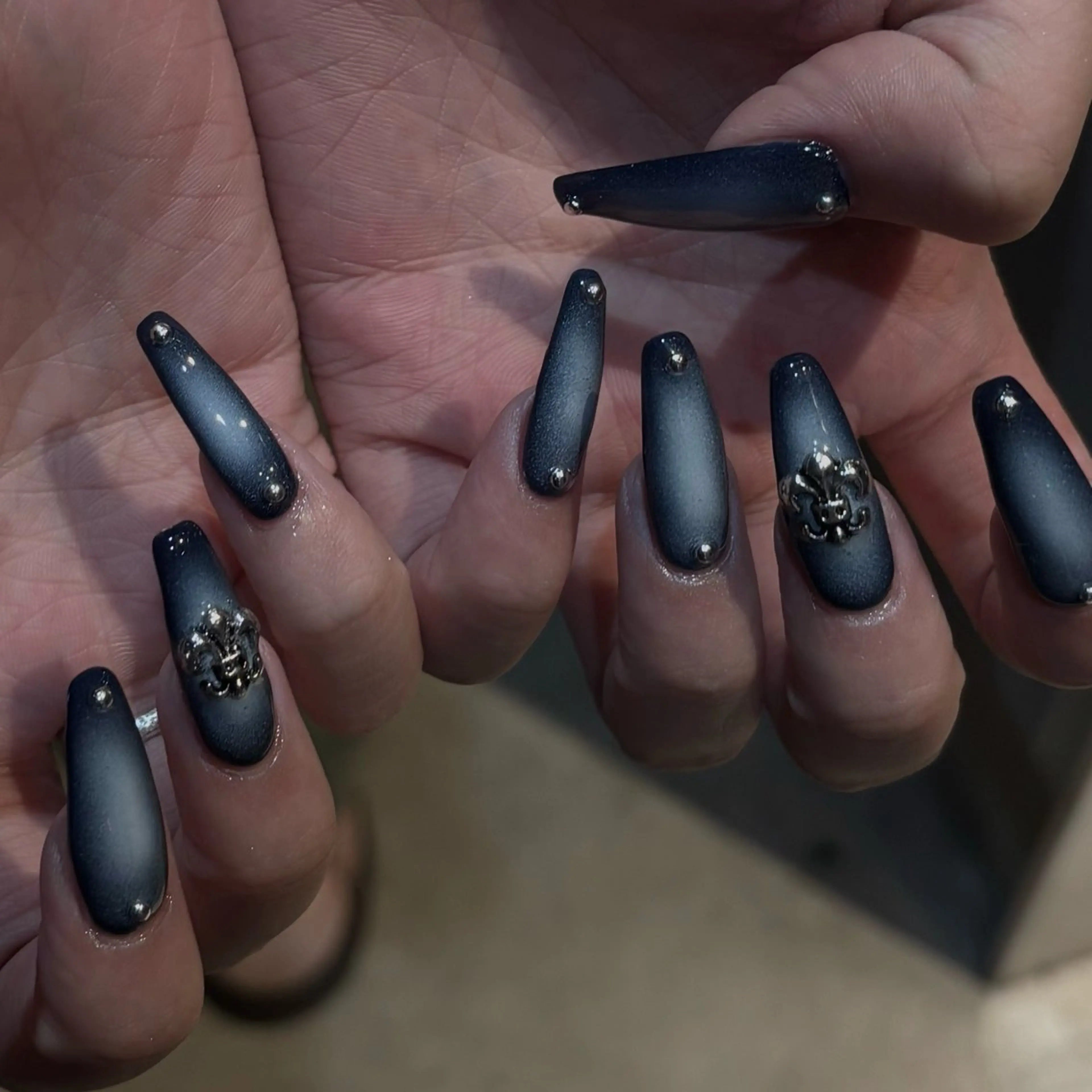 ネイル ハンドネイル 🦋WOLTOKYO 🦋shizukuのネイルデザイン