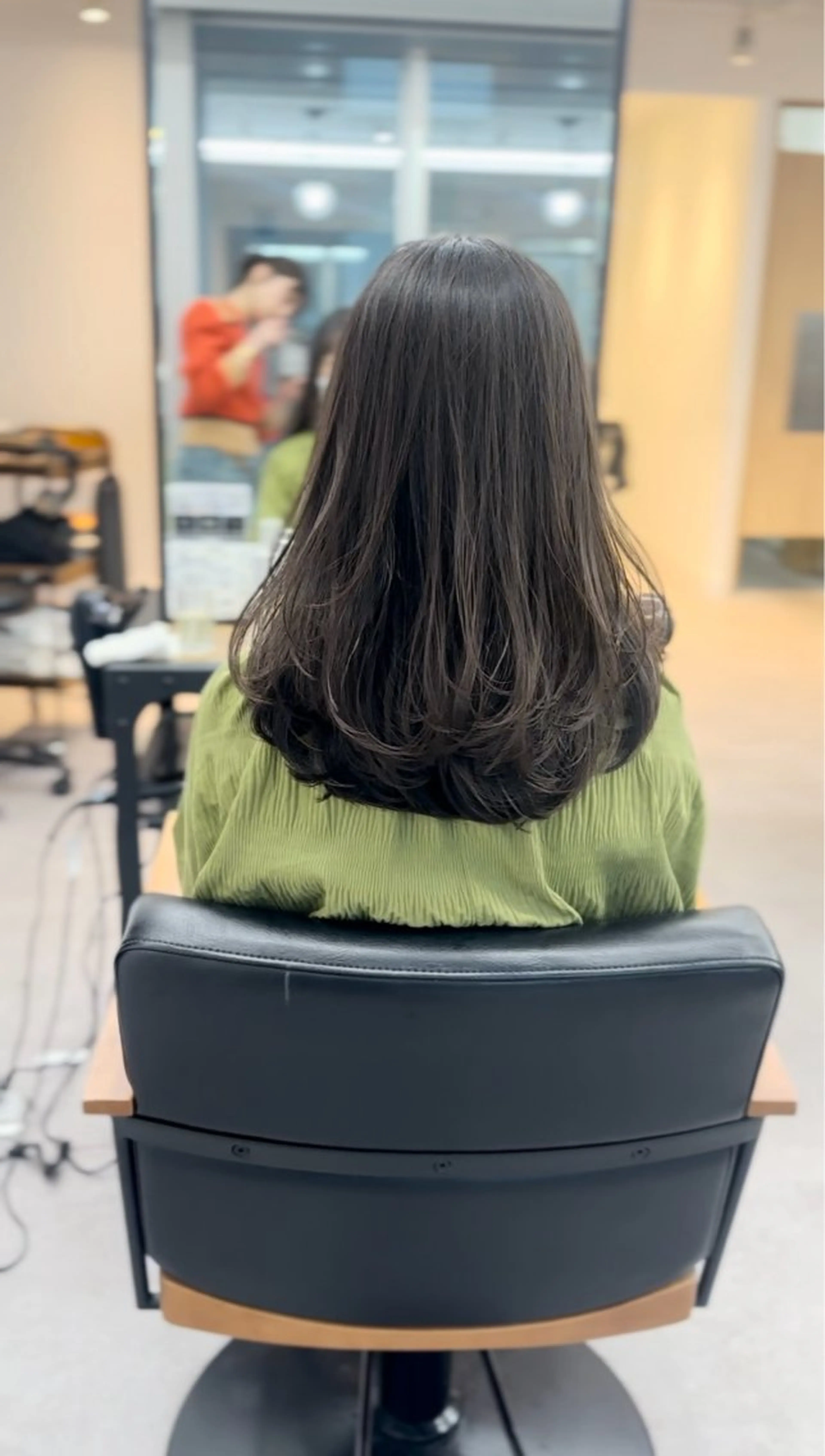 ミディアム カラー パーマ ヘアアレンジ メンズ キッズ レイヤーカット／顔周 りカット/縮毛矯正のヘアスタイル