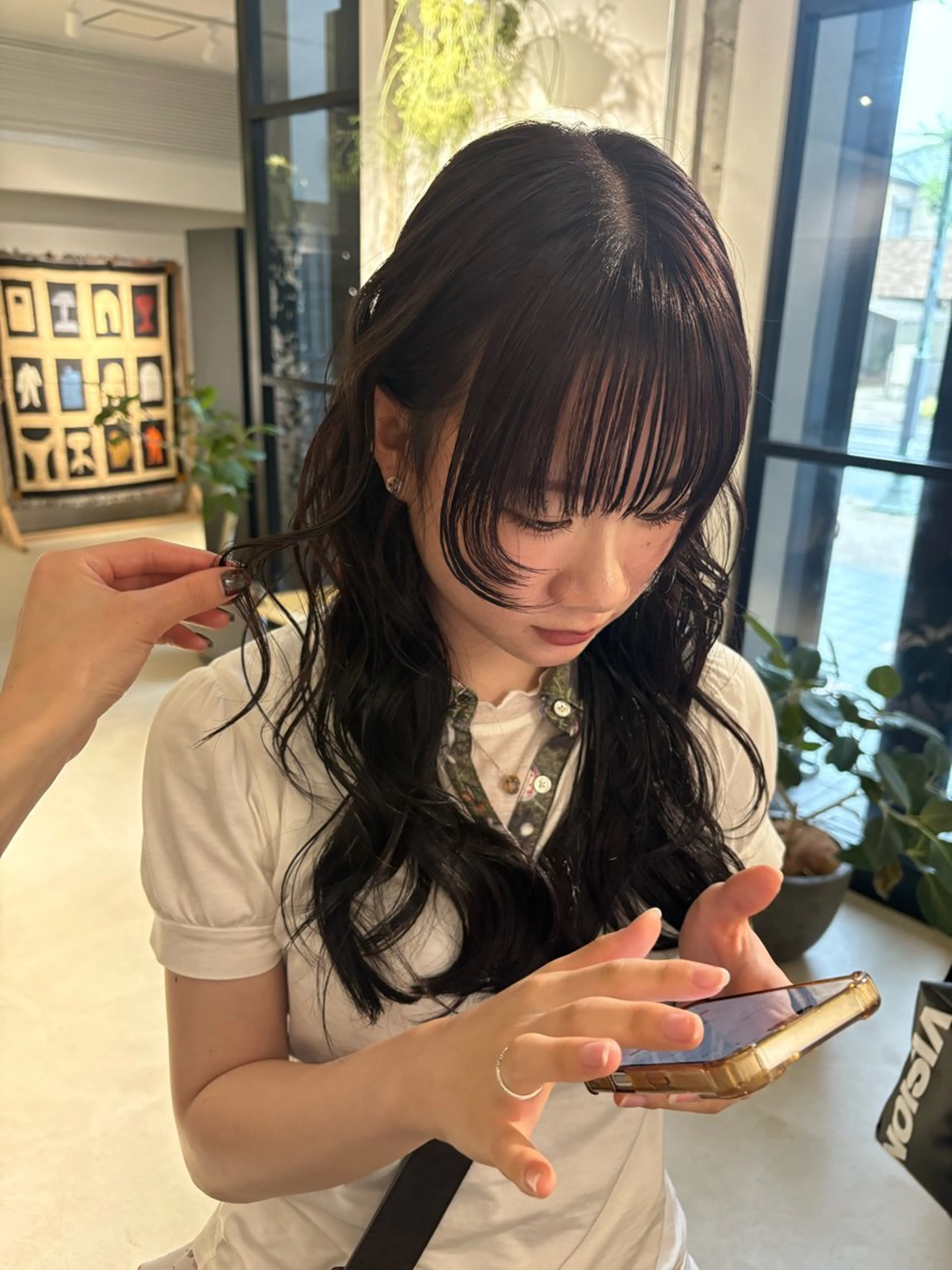 ミディアム カラー レッドカラー カット ヘアカラー Yui⭐️ 透け感カラーのヘアスタイル