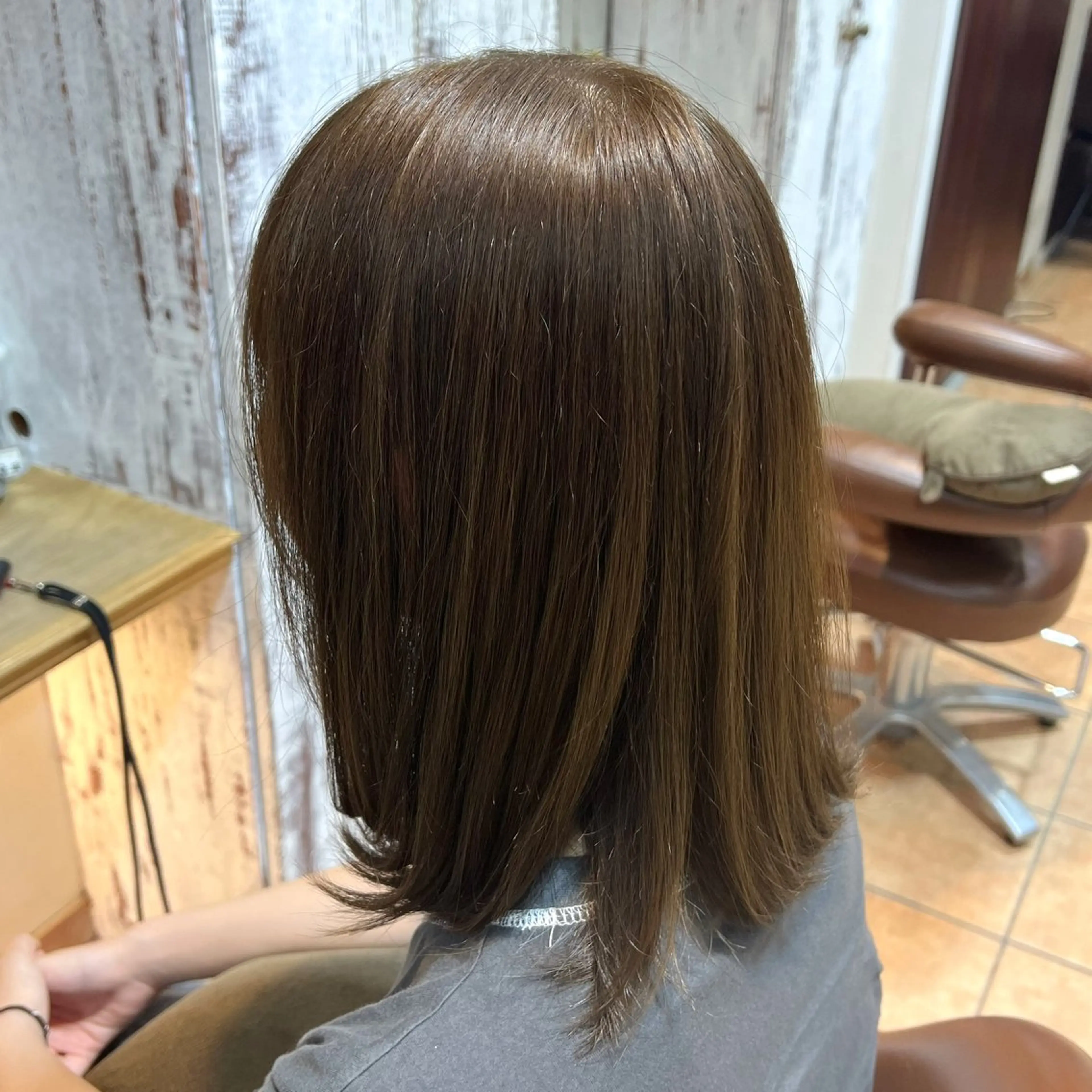 ミディアム カラー ブリーチ 透明感カラー ブリーチなしカラー ヘアカラー Dia ‎ アキヨシ ミユのヘアスタイル