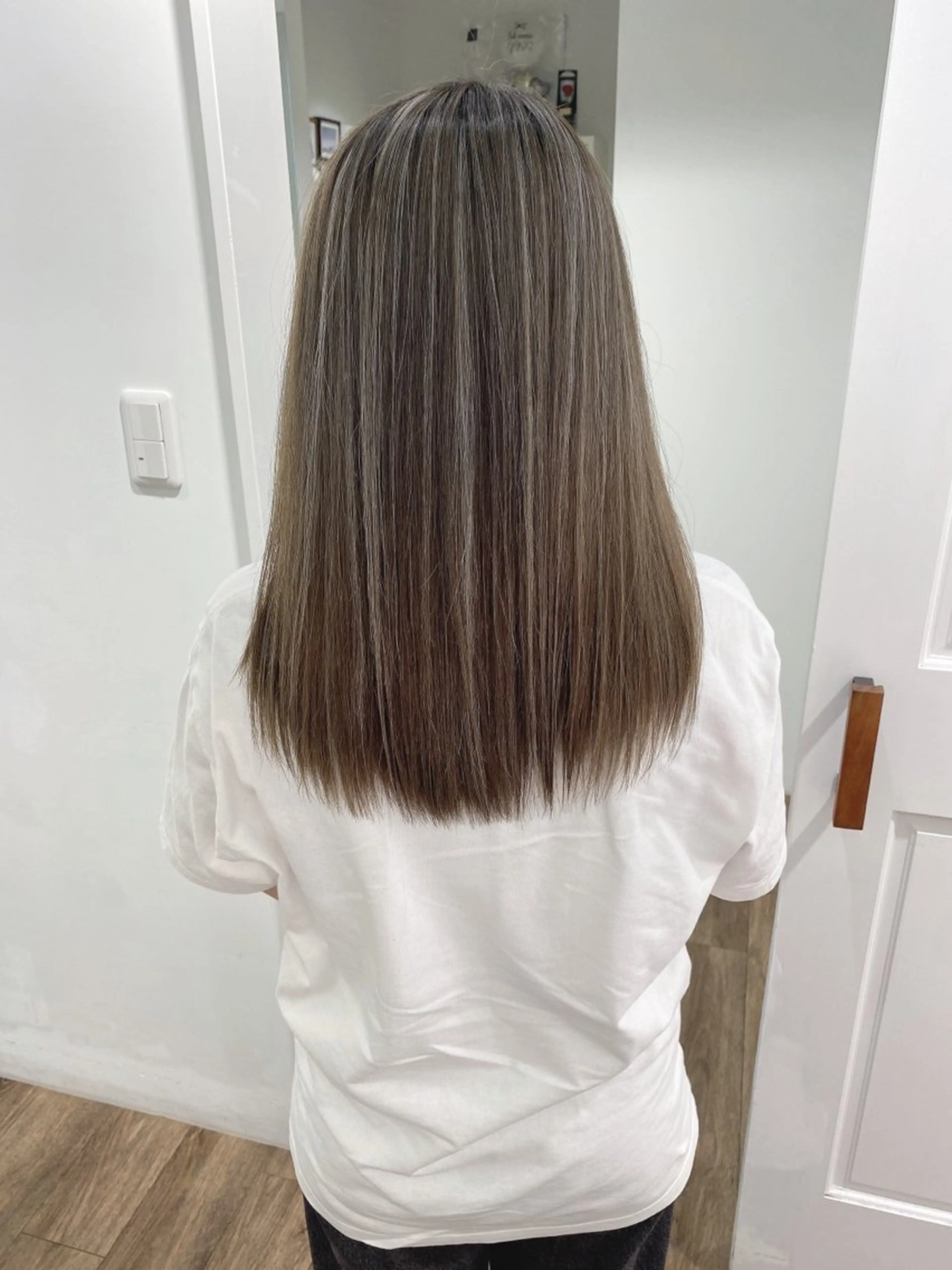 セミロング カラー ヘアカラー トリートメント ハイライト⭐️上野 高広のヘアスタイル