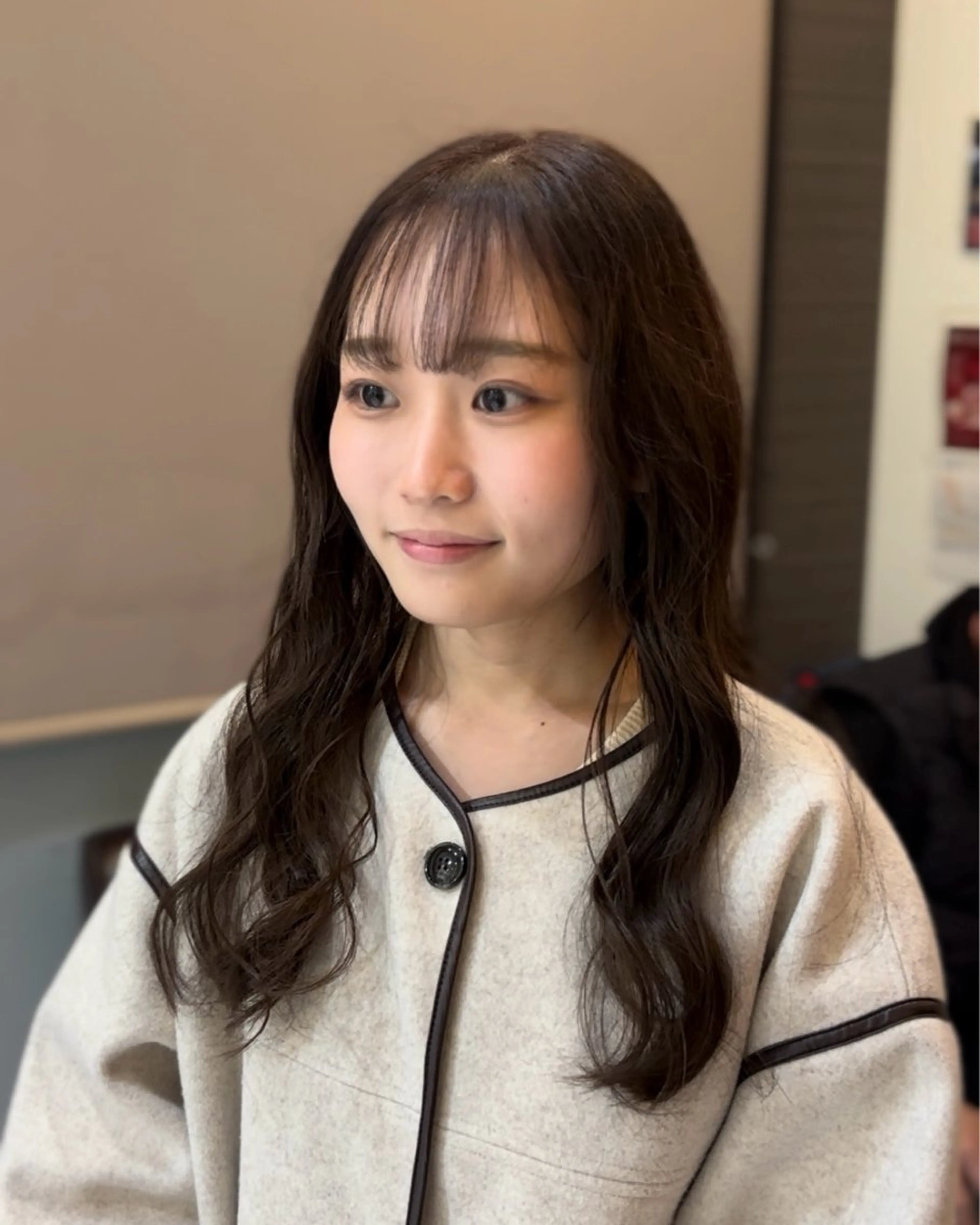 ロング カラー アッシュ アッシュグレー アッシュグレージュ ダークアッシュ グレージュ カット ヘアカラー トリートメント 小野 友暉のヘアスタイル