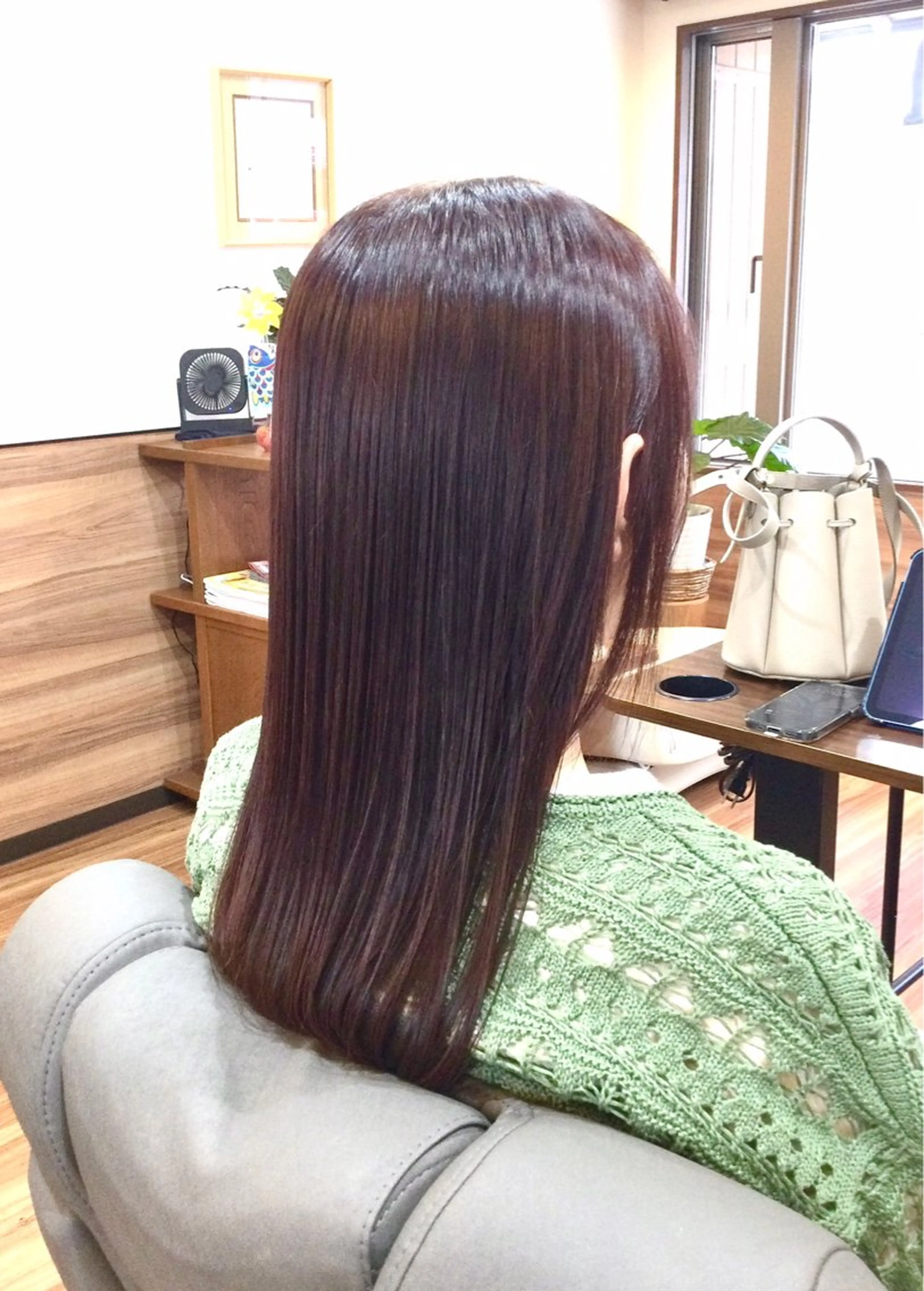 ロング カラー グレージュ ピンクカラー Annon プライベートサロンのヘアスタイル