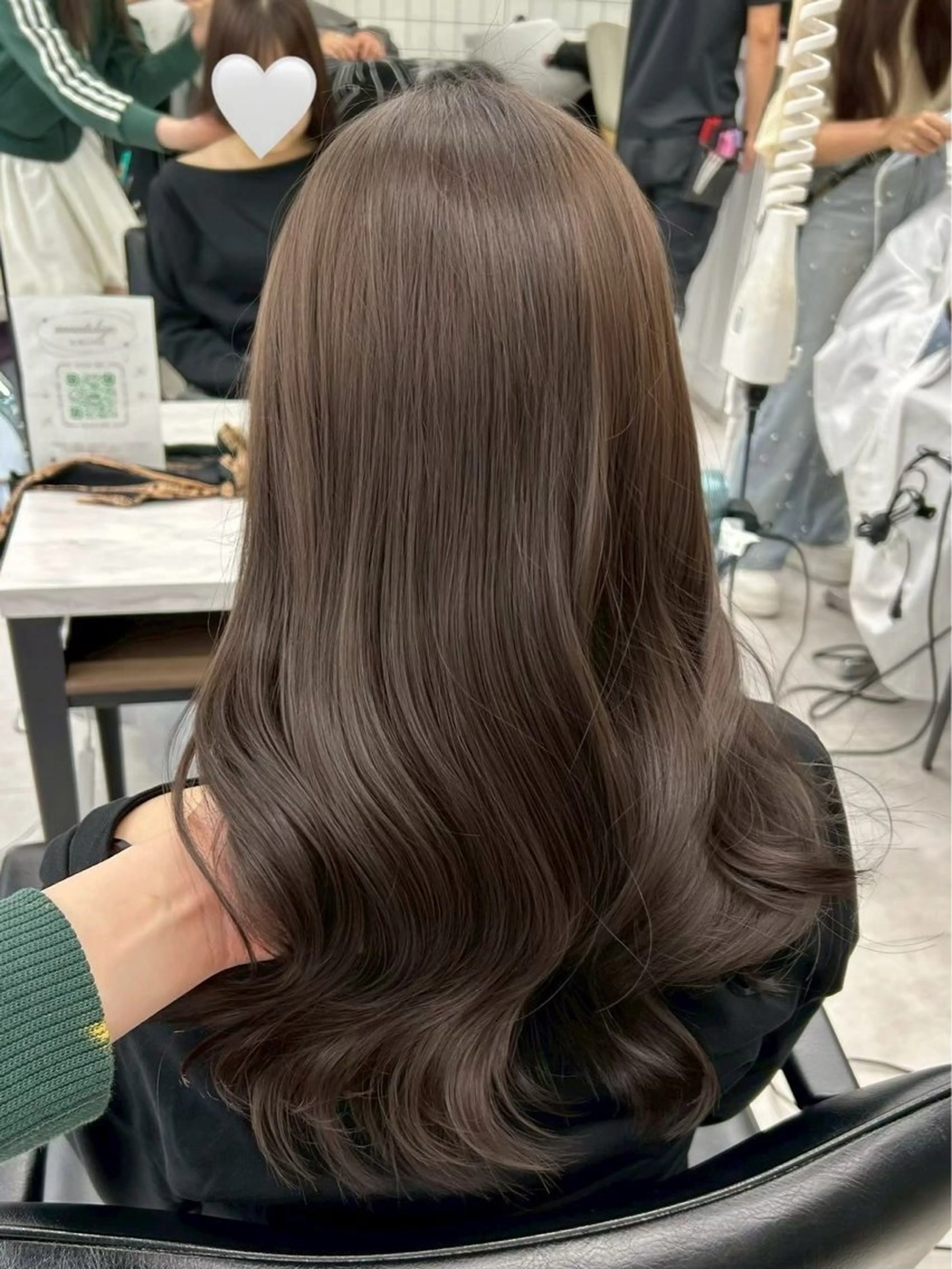 ロング 顔まわりレイヤー 顔周りカット ハッシュカット 髪質改善 韓国風ヘア 岡田 聖蘭のヘアスタイル