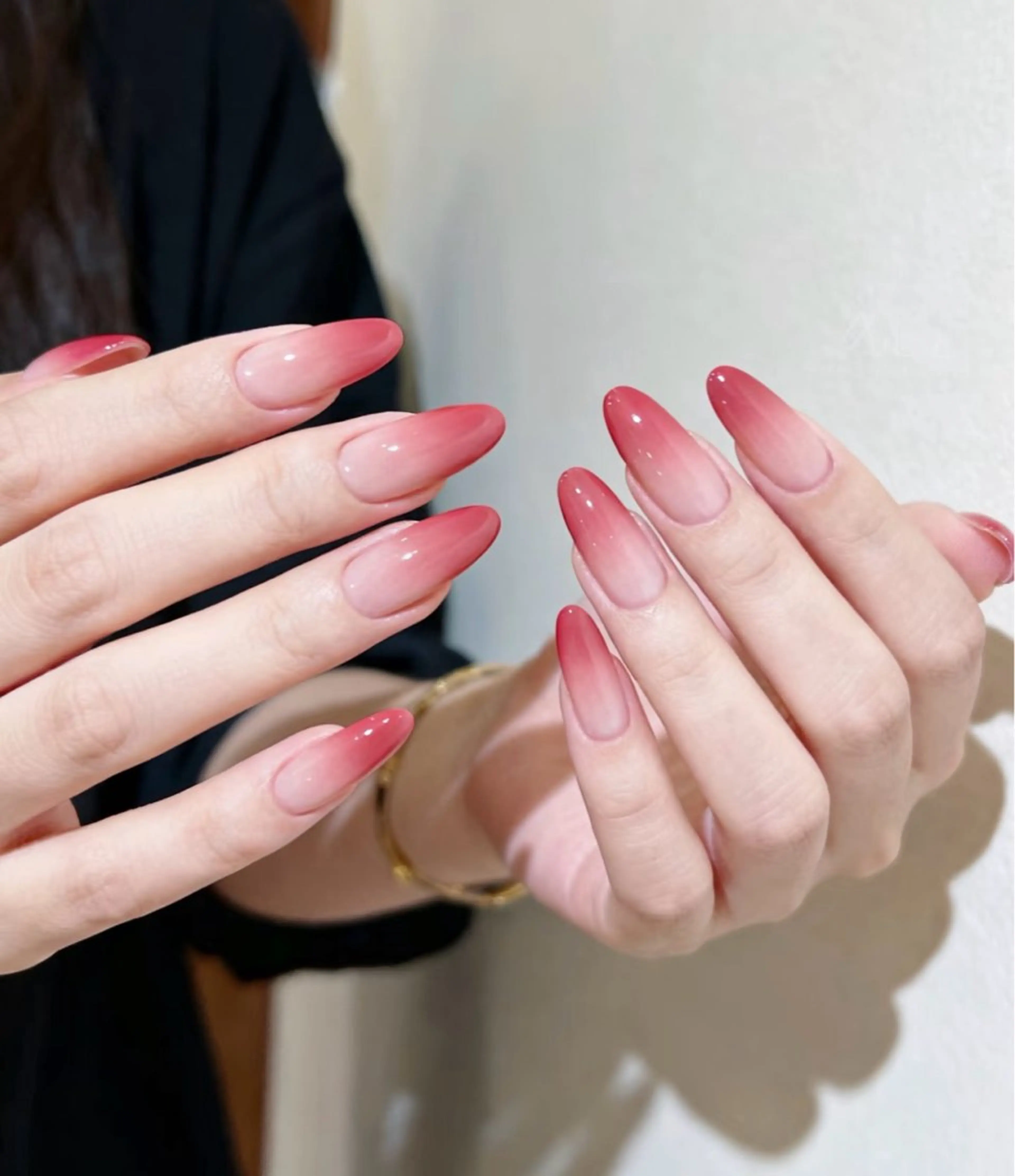 【自爪オフなし】🎂(ベース色クリア)グラデーションの写真