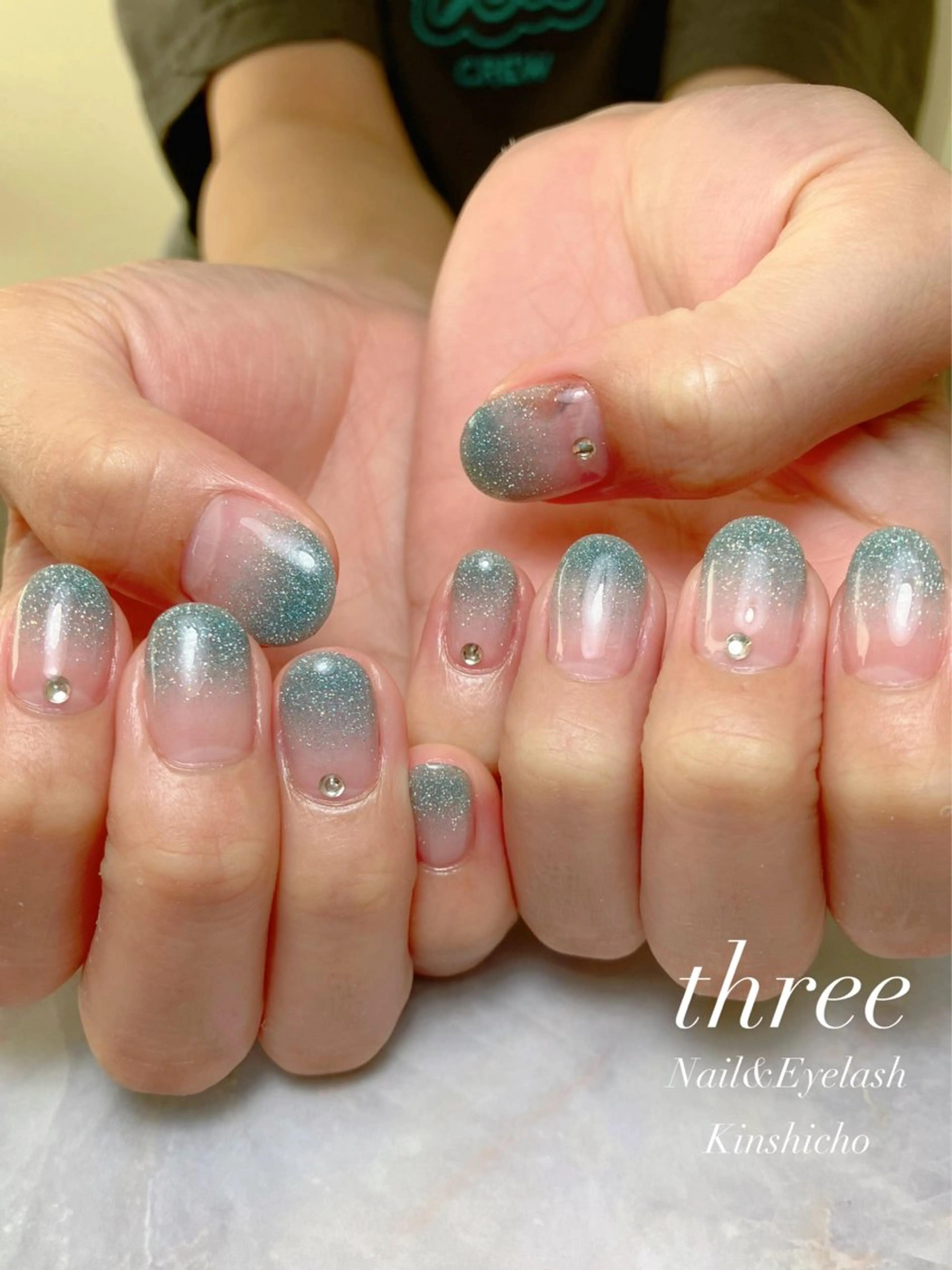 ネイル ストーンネイル three Nail&Eyeのネイルデザイン