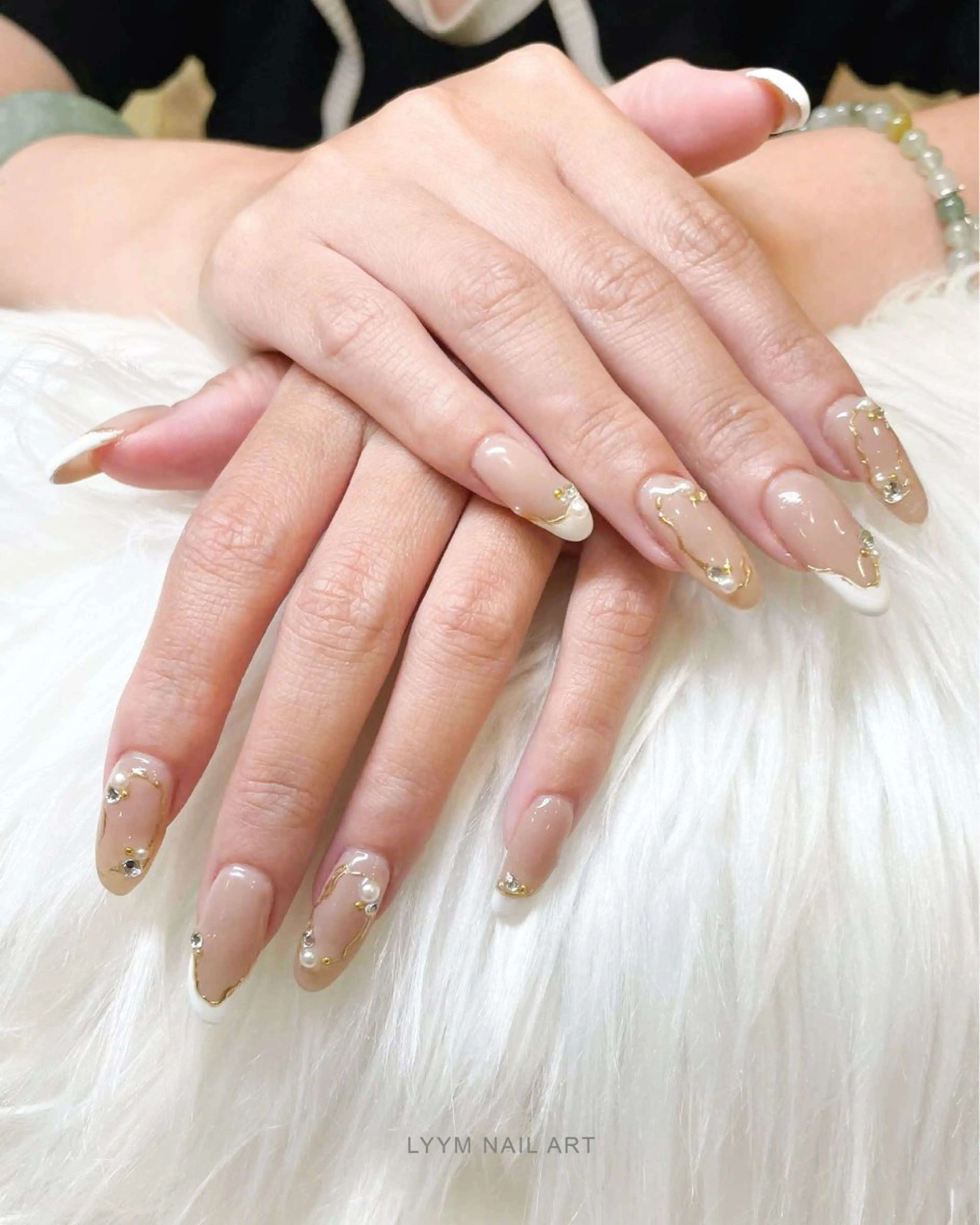 ネイル ゴージャス キラキラネイル 韓国ネイル ハンドネイル LYYM Salonのネイルデザイン