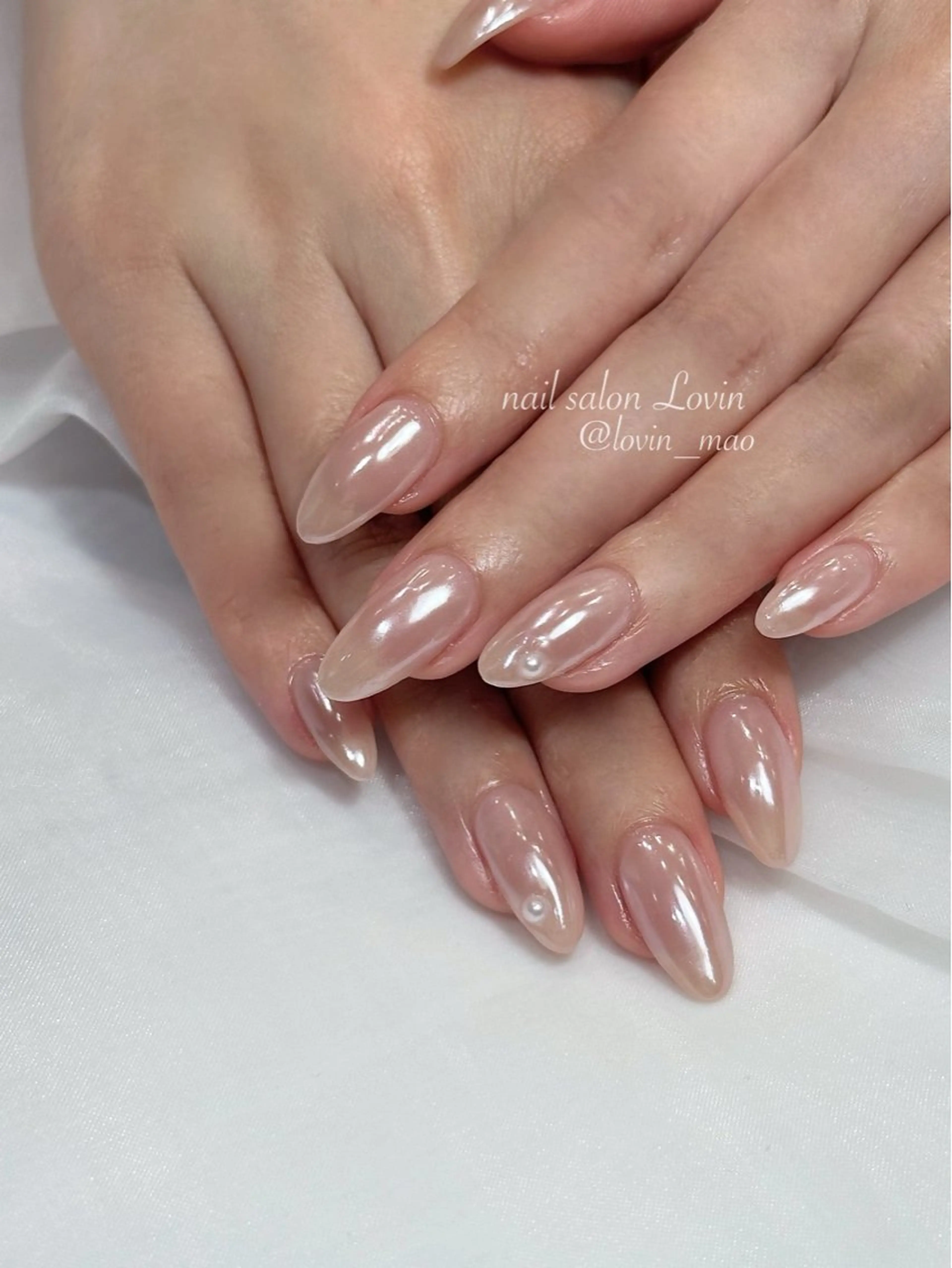 ネイル ホワイト ハンドネイル Lovin Maoのネイルデザイン